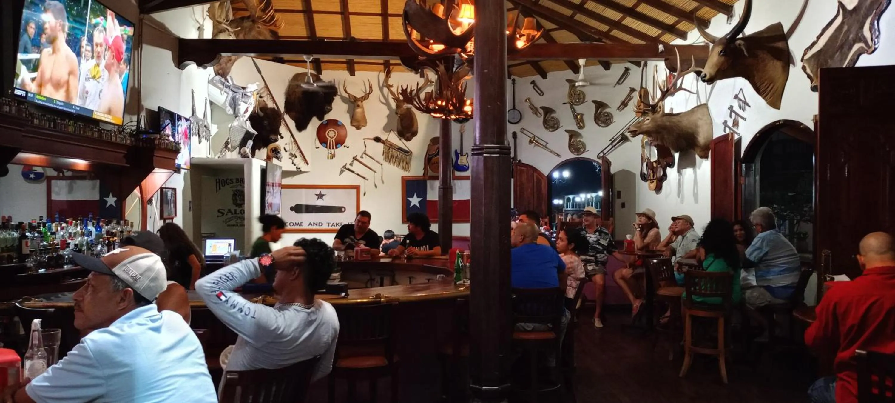 Food and drinks in Hotel La Calzada