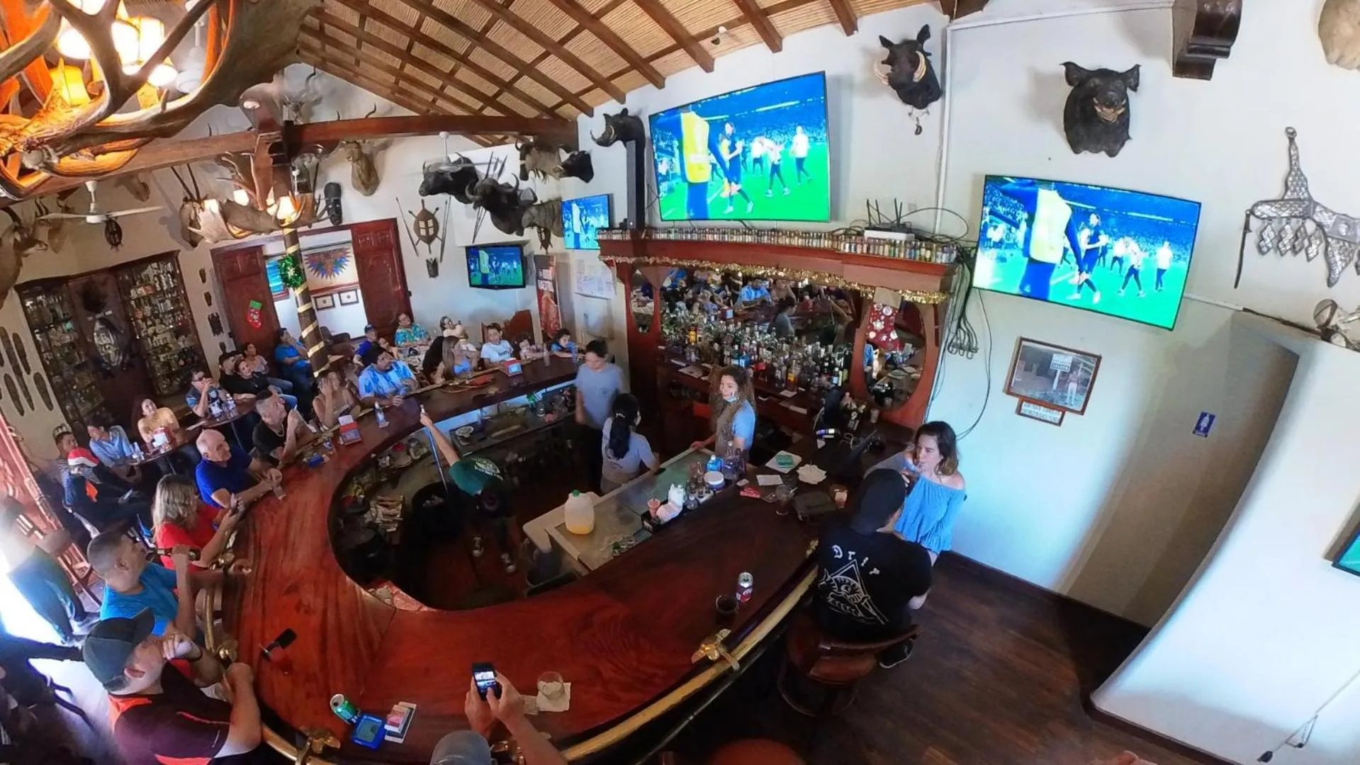 Restaurant/places to eat in Hotel La Calzada