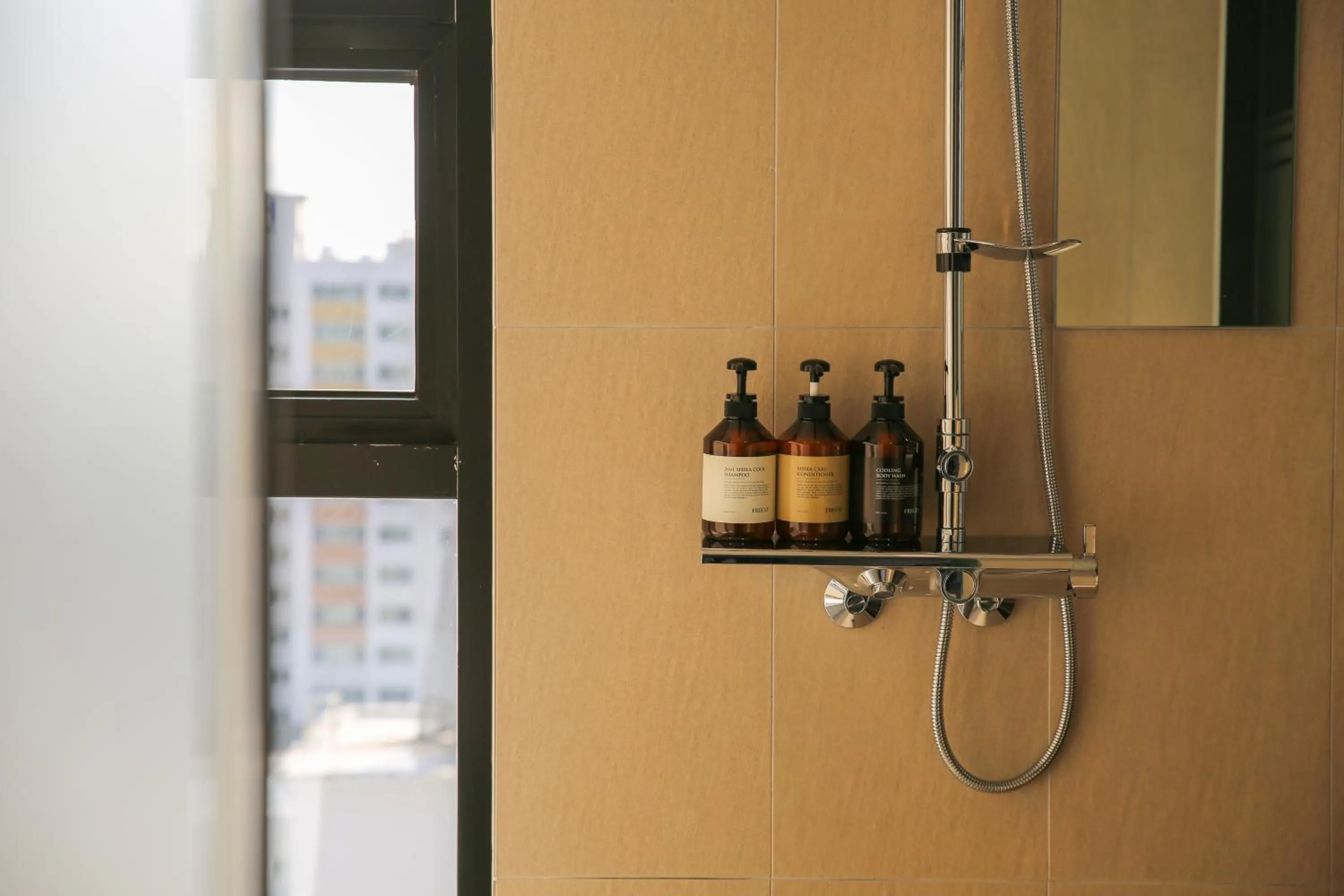 Shower in Rose Bay Hotel