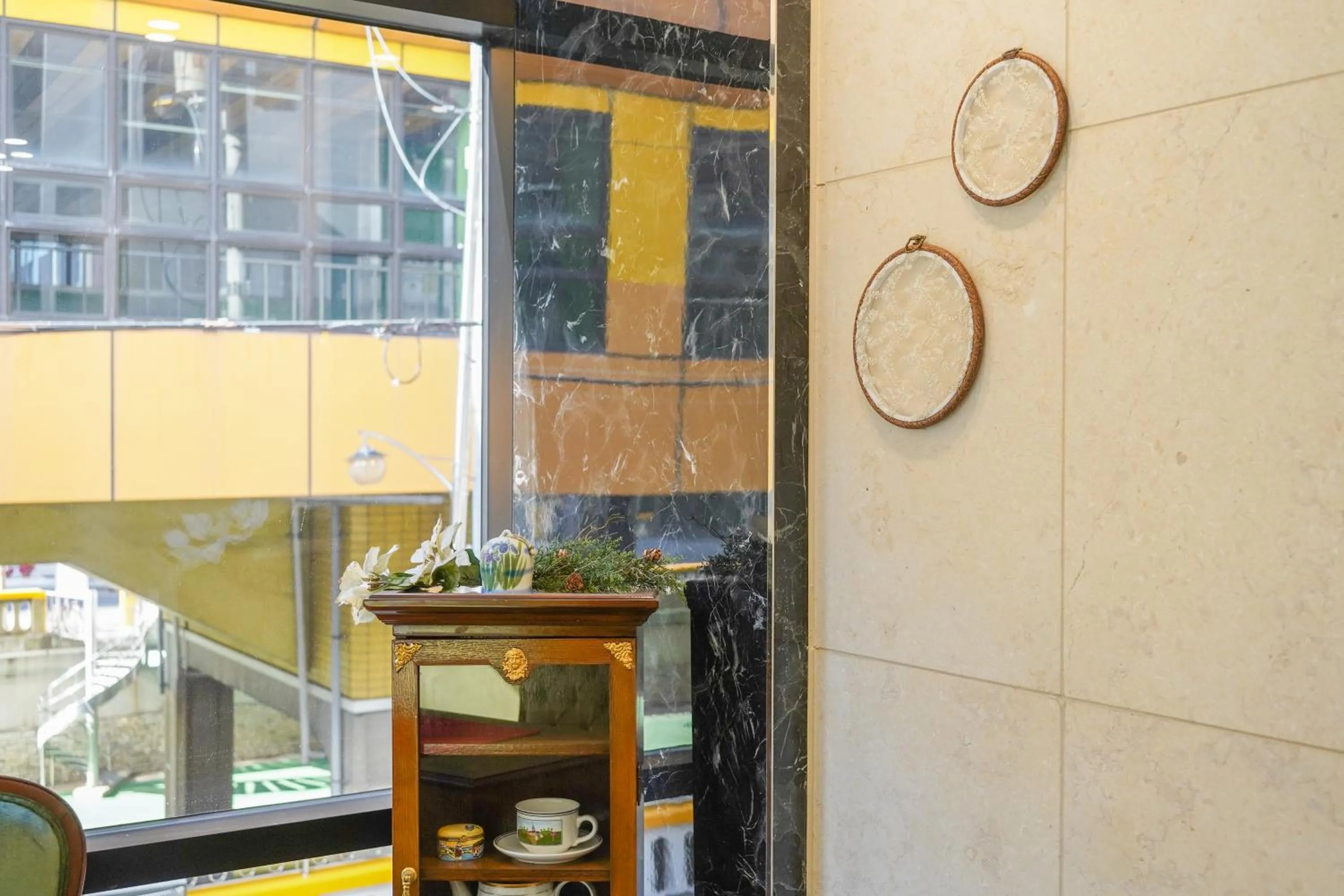 Seating area in Rose Bay Hotel