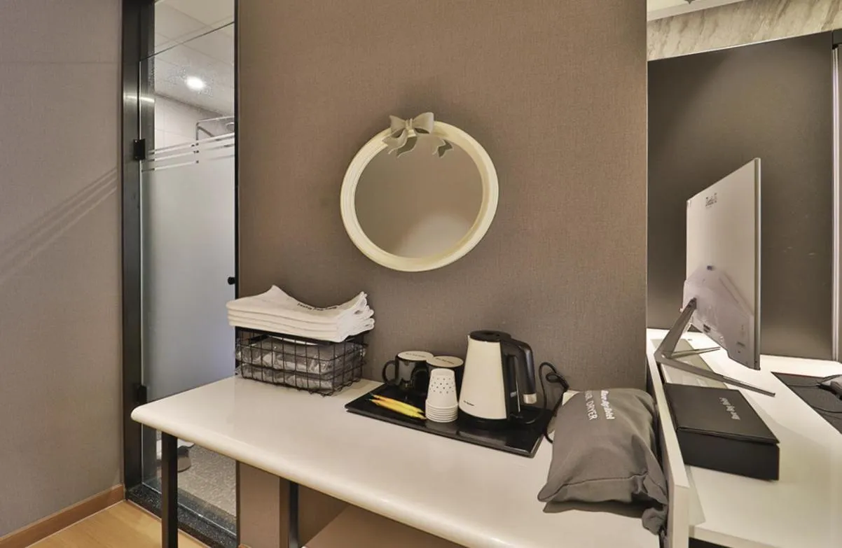 Photo of the whole room in Rose Bay Hotel