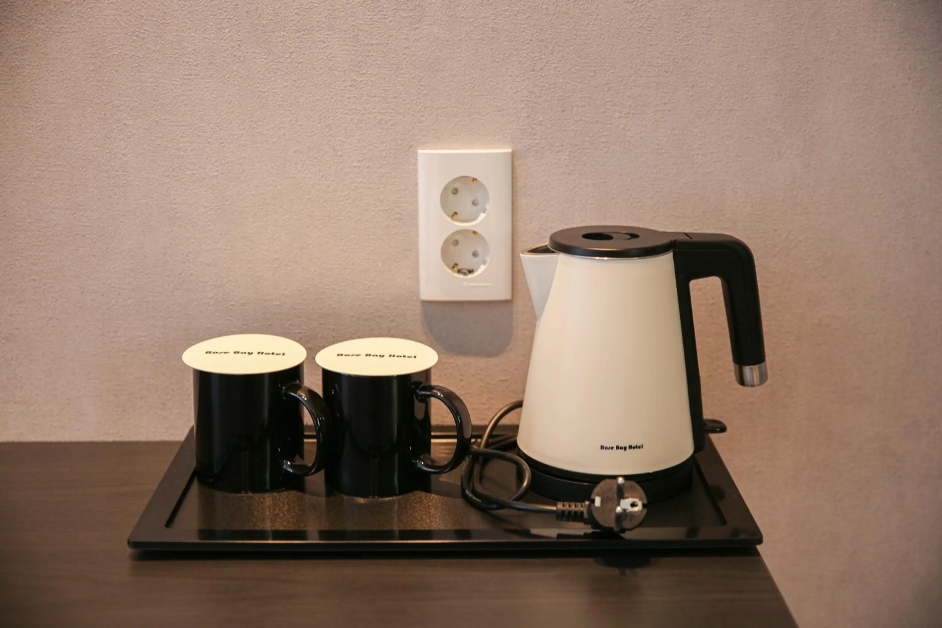 Coffee/tea facilities in Rose Bay Hotel