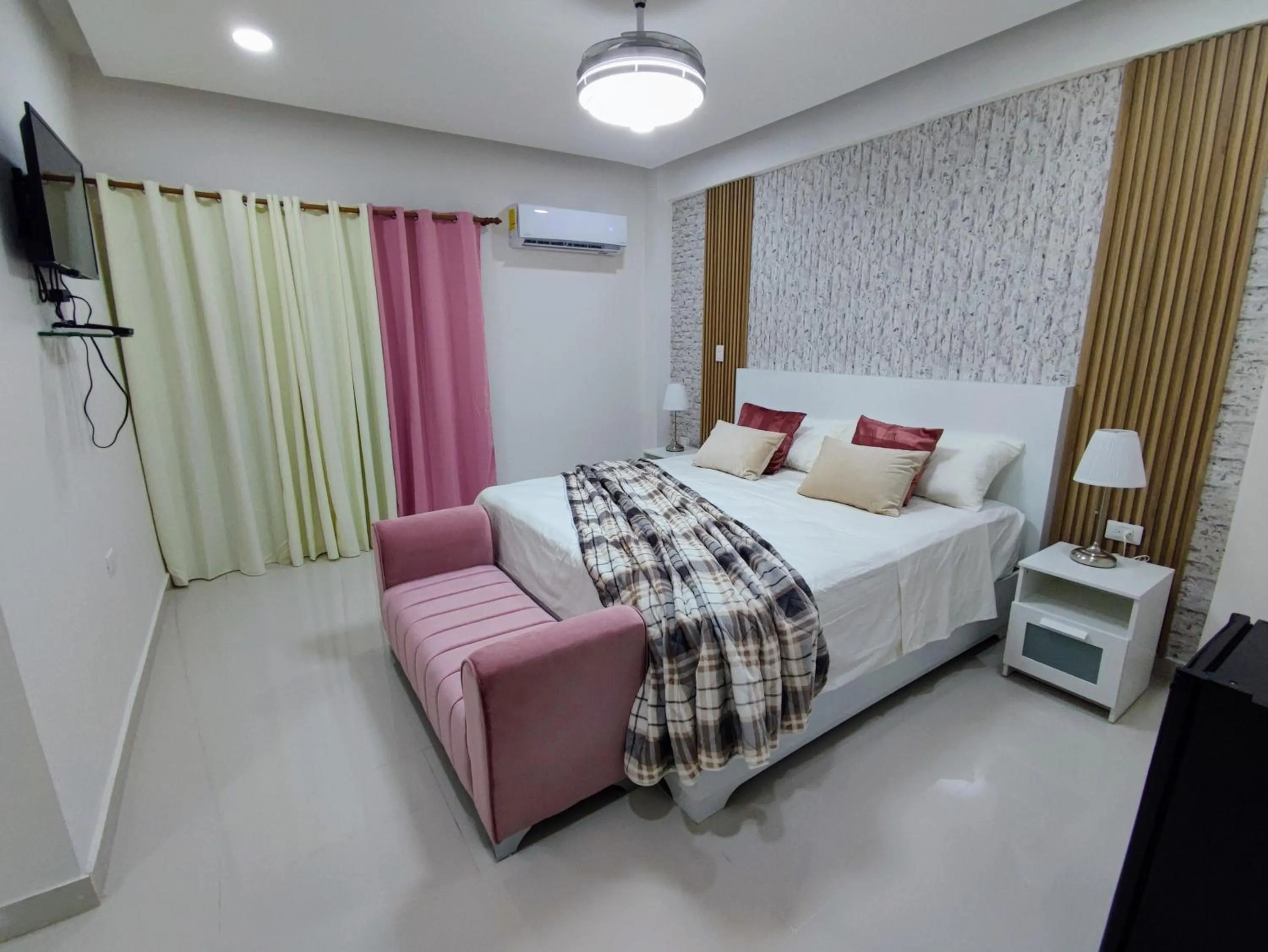 Photo of the whole room, Bed in Hotel el barco