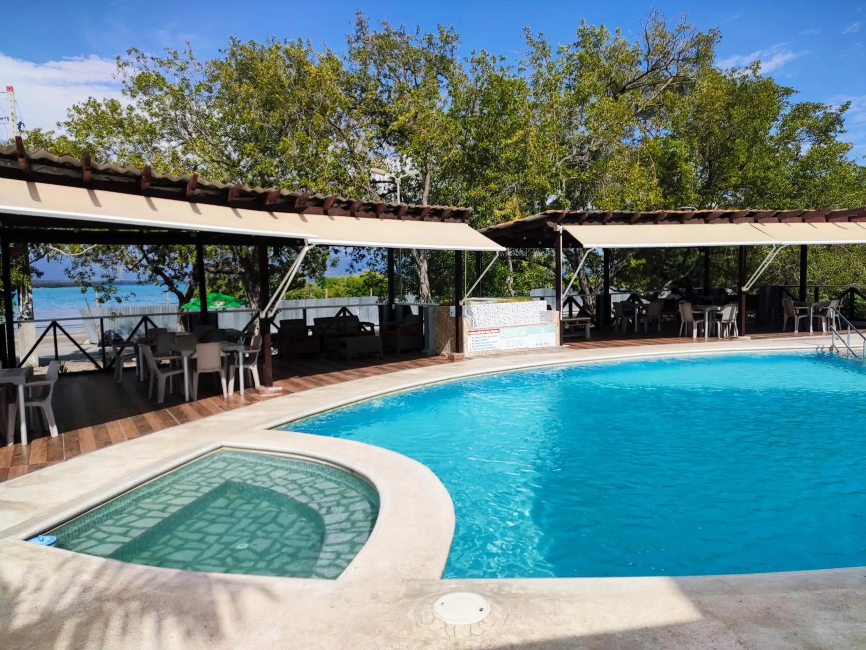 Swimming pool in Hotel el barco