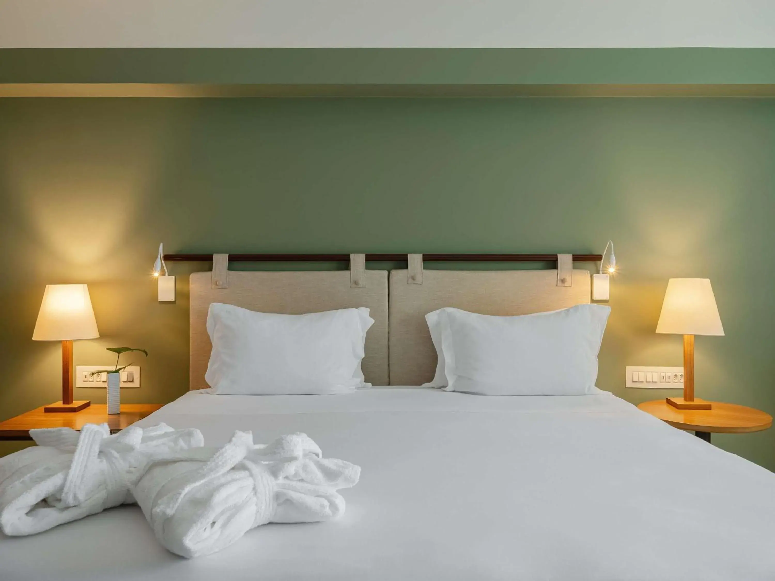 Executive King Room with Partial Frontal Sea View - single occupancy in Grand Mercure Rio de Janeiro Copacabana Executive King Room with Partial Frontal Sea View - single occupancy in Grand Mercure Rio de Janeiro Copacabana