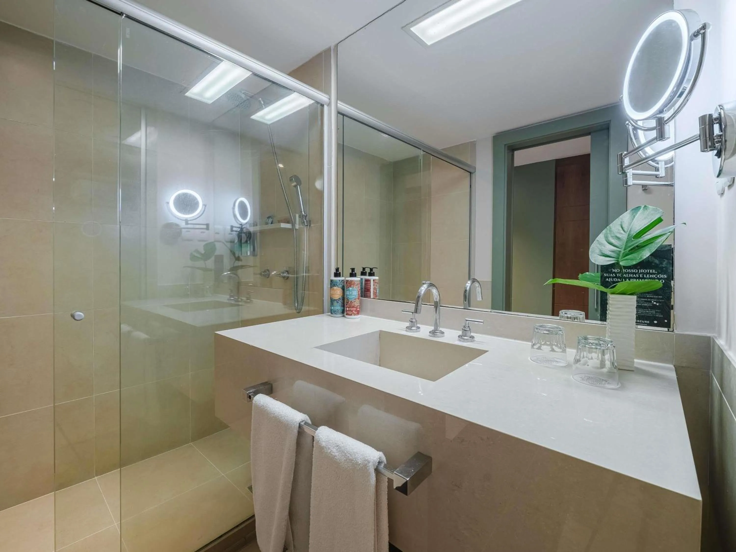 Bedroom in Grand Mercure Rio de Janeiro Copacabana