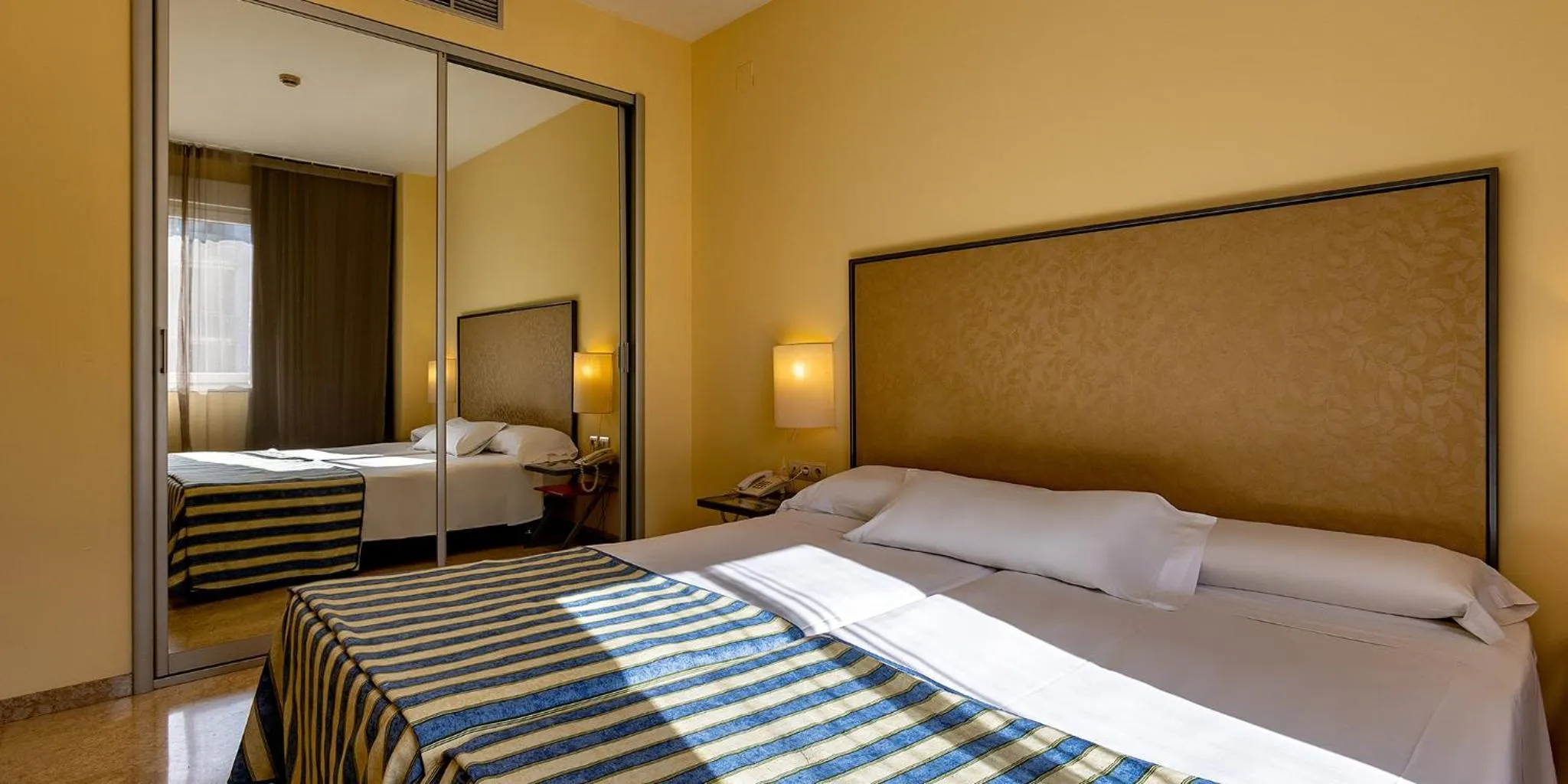 Bed in Apartamentos Vértice Sevilla Aljarafe