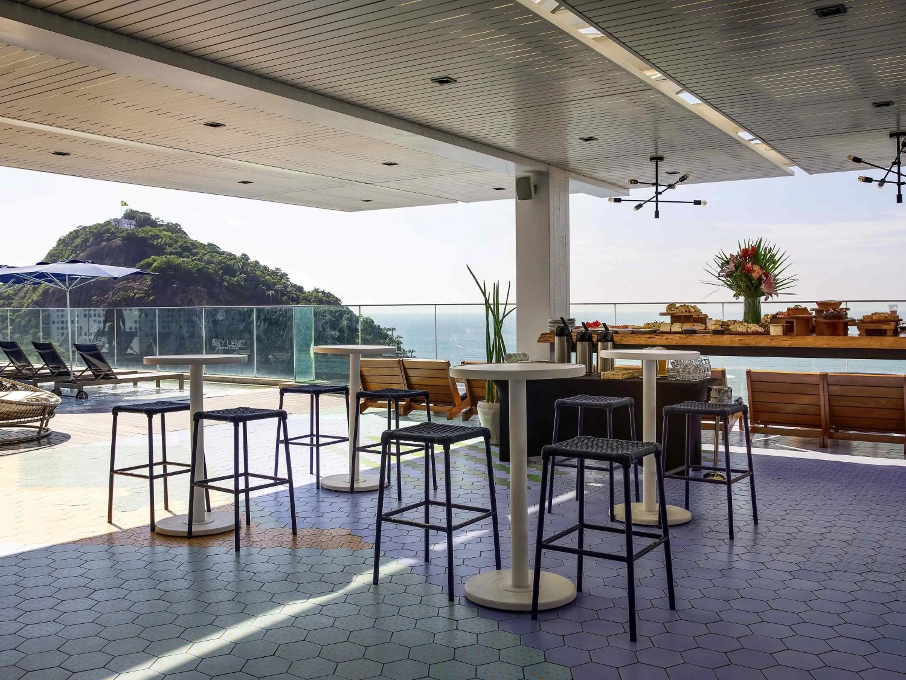 Lounge or bar in Novotel Rio de Janeiro Leme
