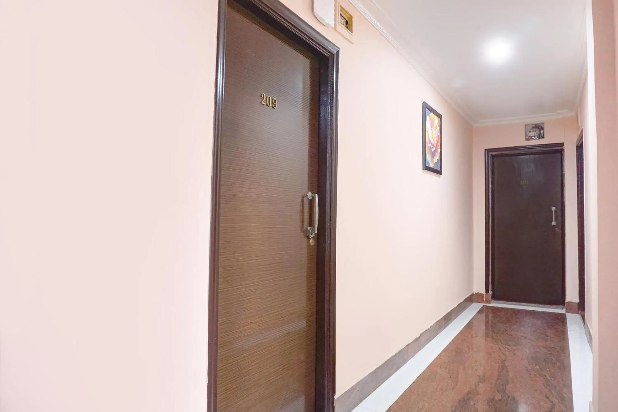 Lobby or reception in FabHotel Rachana Residency - Nr Shivaji Nagar Metro Station and Railway Station