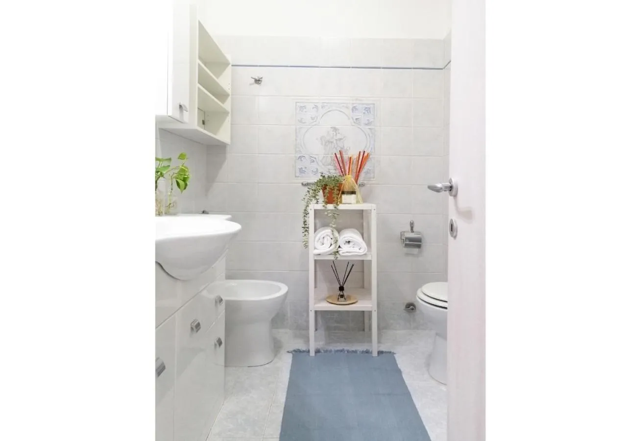 Toilet in HoliHome_Mediterraneo - Splendido, 50m dal mare