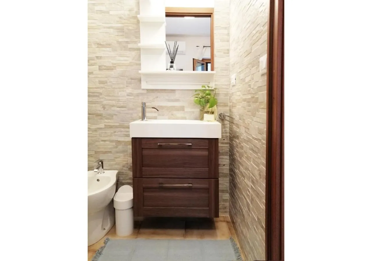 Bathroom in HoliHome_Mediterraneo - Splendido, 50m dal mare