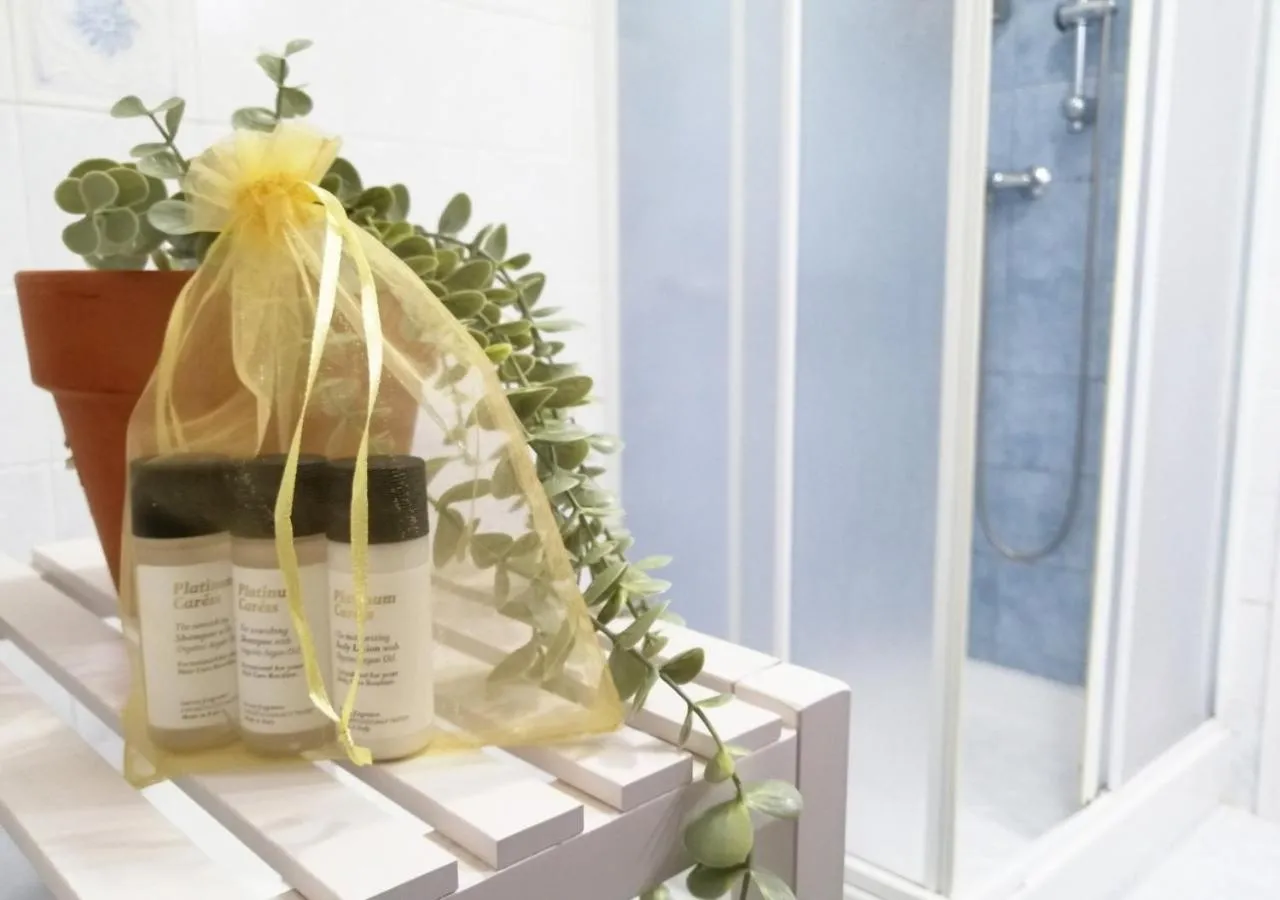 Shower in HoliHome_Mediterraneo - Splendido, 50m dal mare