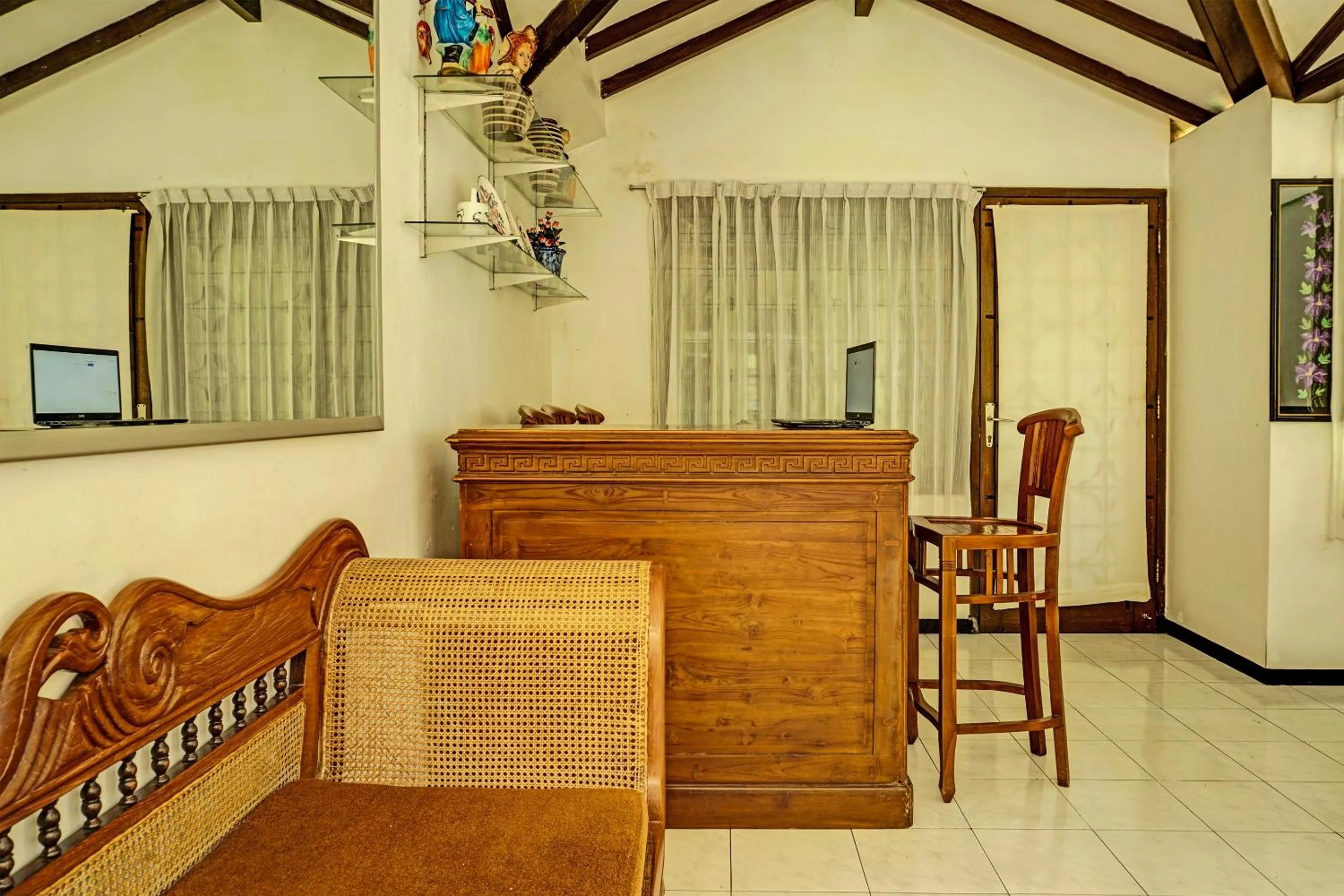 Lobby or reception in OYO Life 92376 Agape Villa