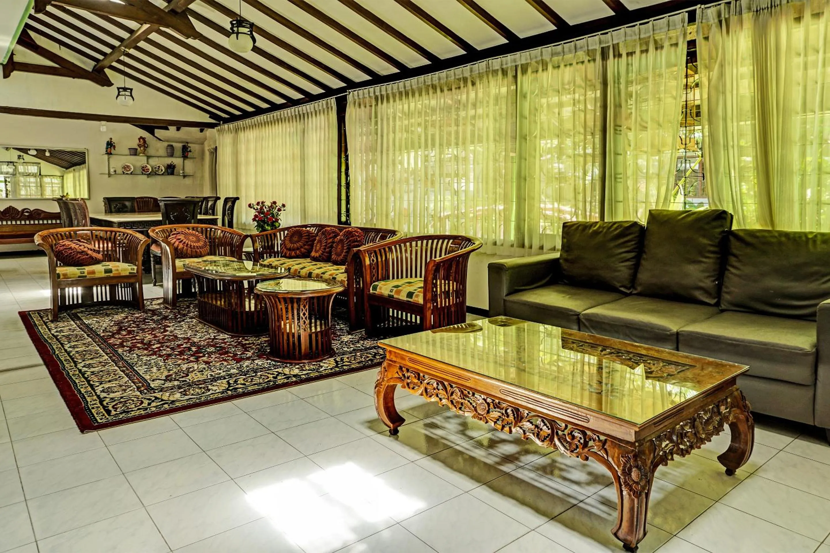 Lobby or reception in OYO Life 92376 Agape Villa