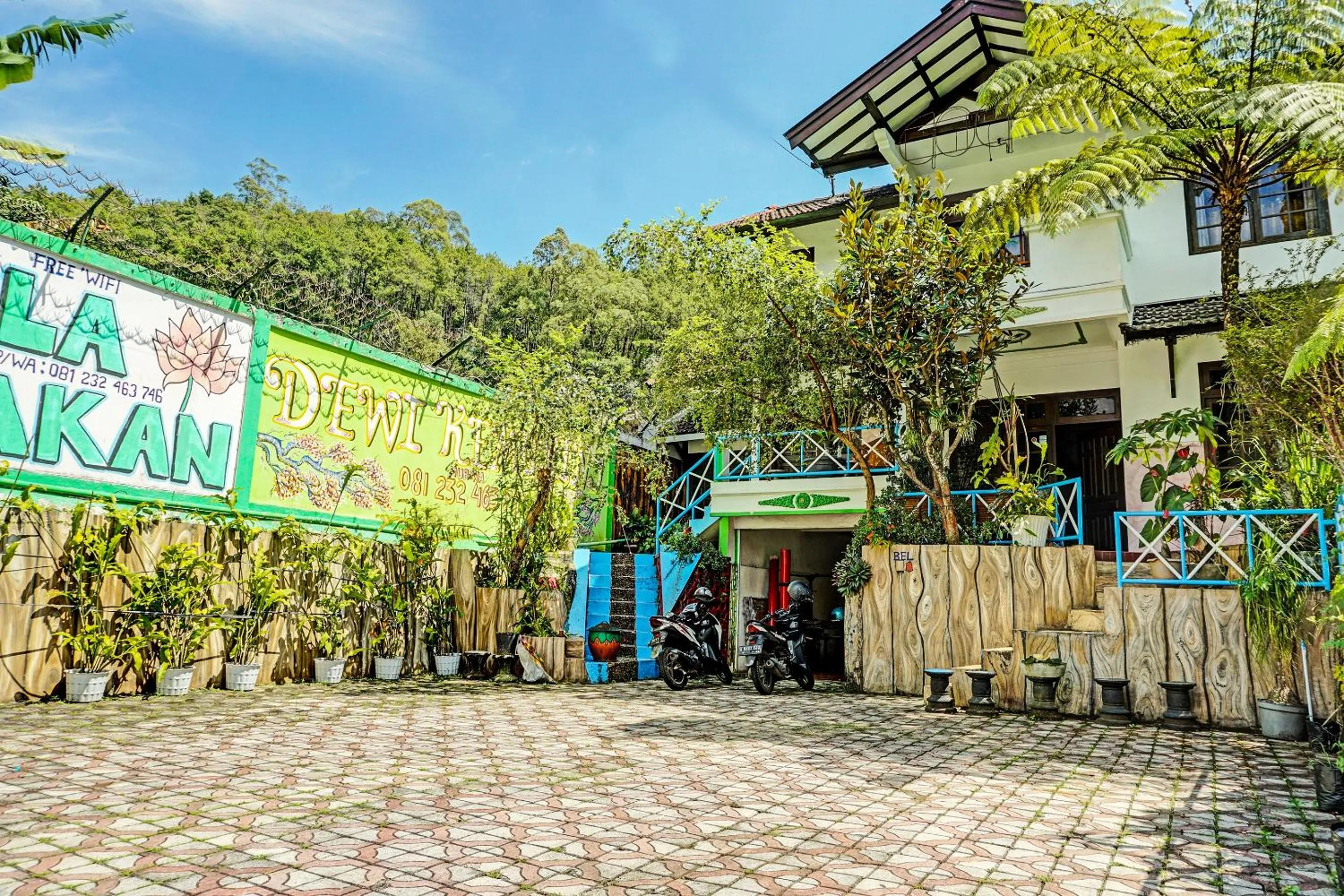 Facade/entrance in OYO Life 92376 Agape Villa