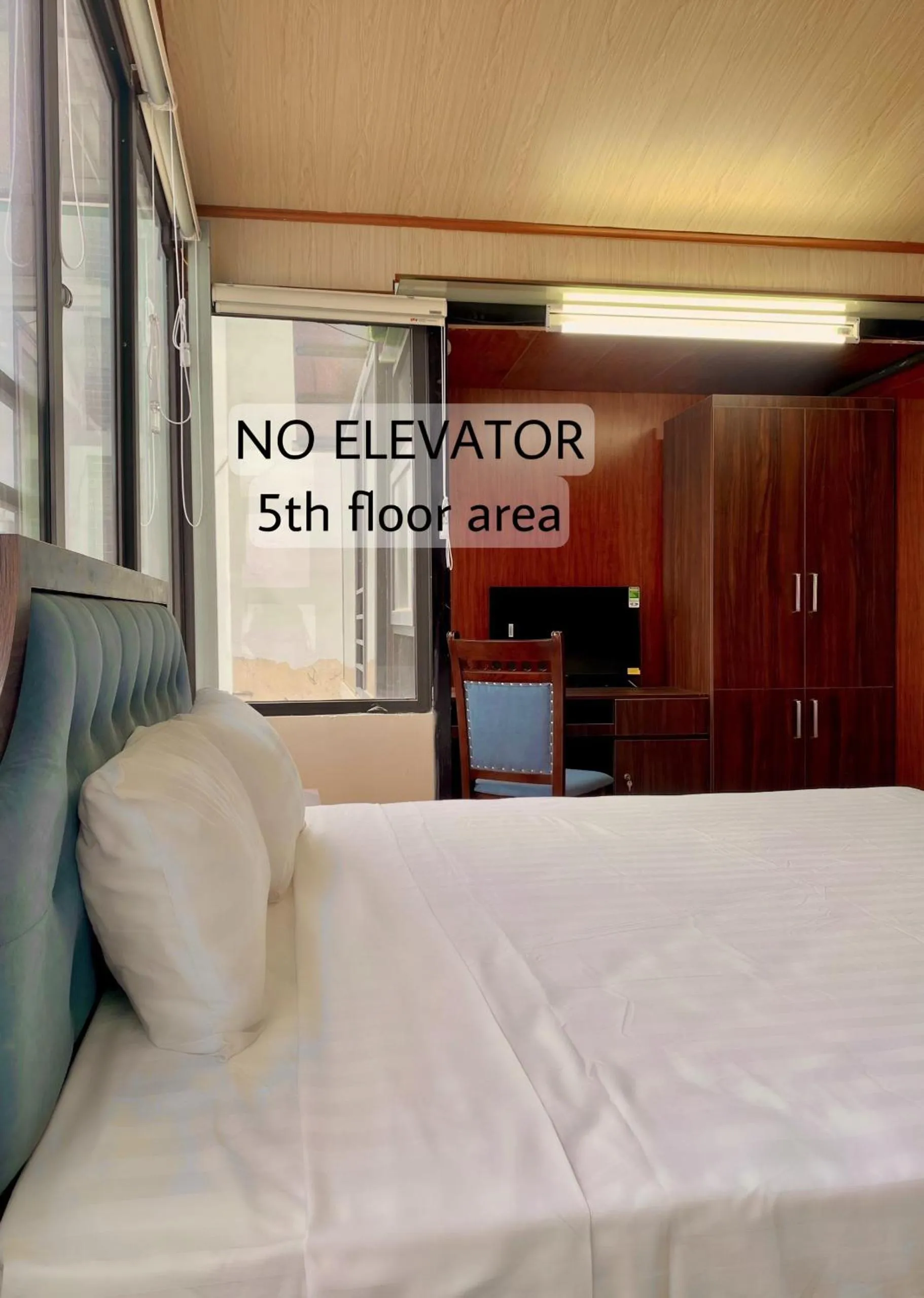 Bed in Hanoi Hidden Guest House