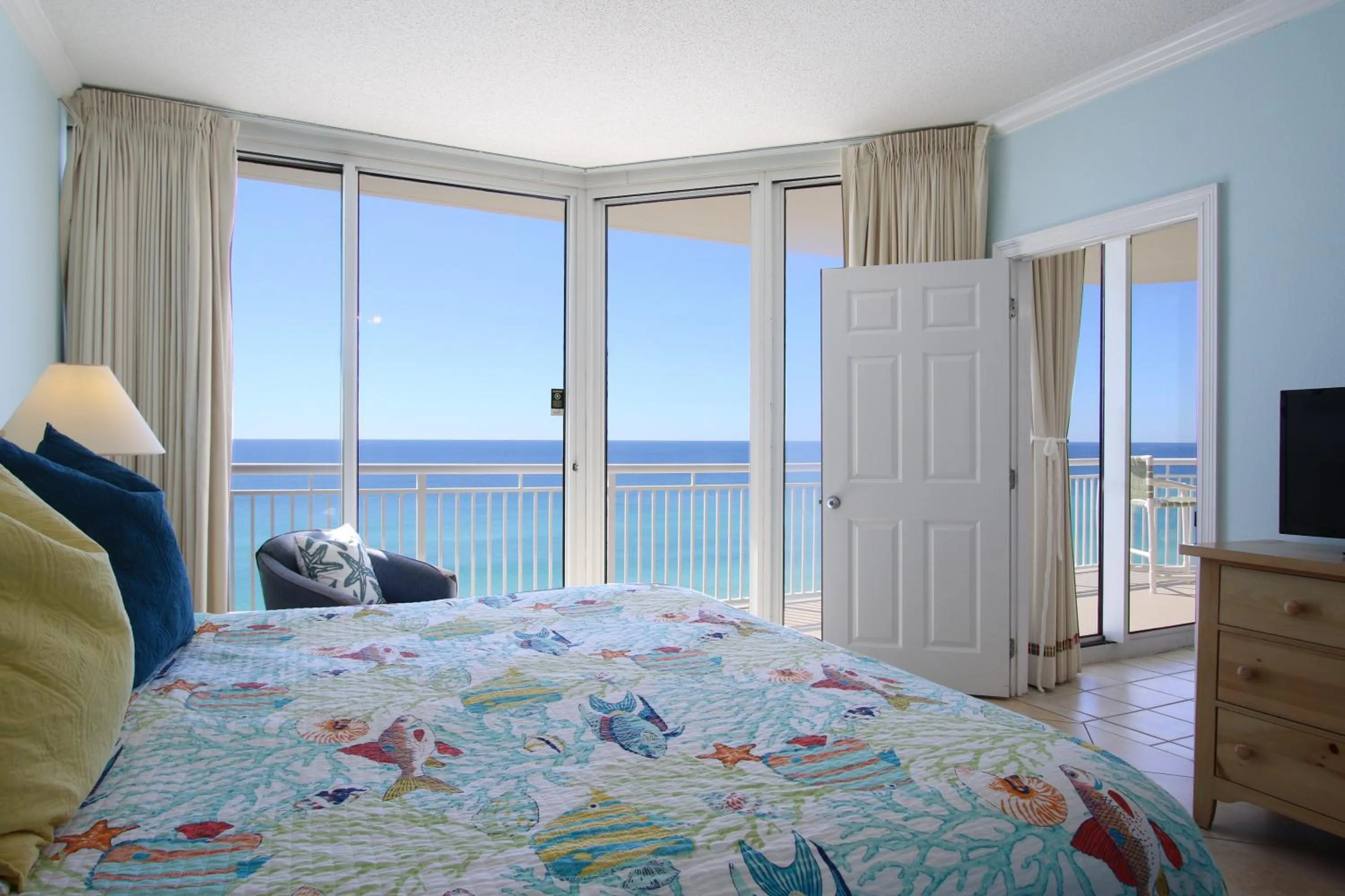 Incredible Great Deals On This Hidden Gem Gulf Front Condo at The Pearl Sleeps 8