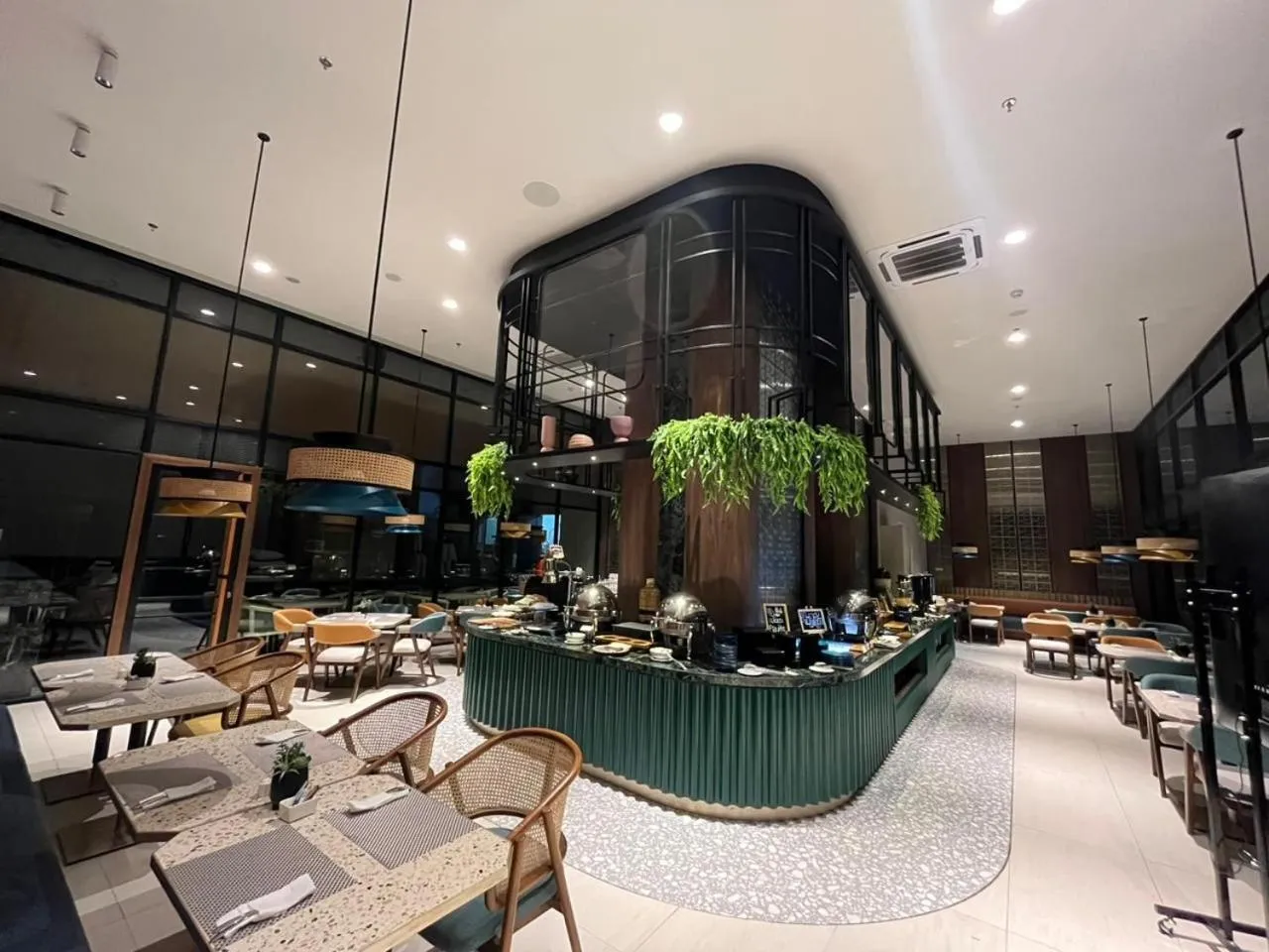 Restaurant/places to eat in Herloom Hotel & Residence BSD Tangerang