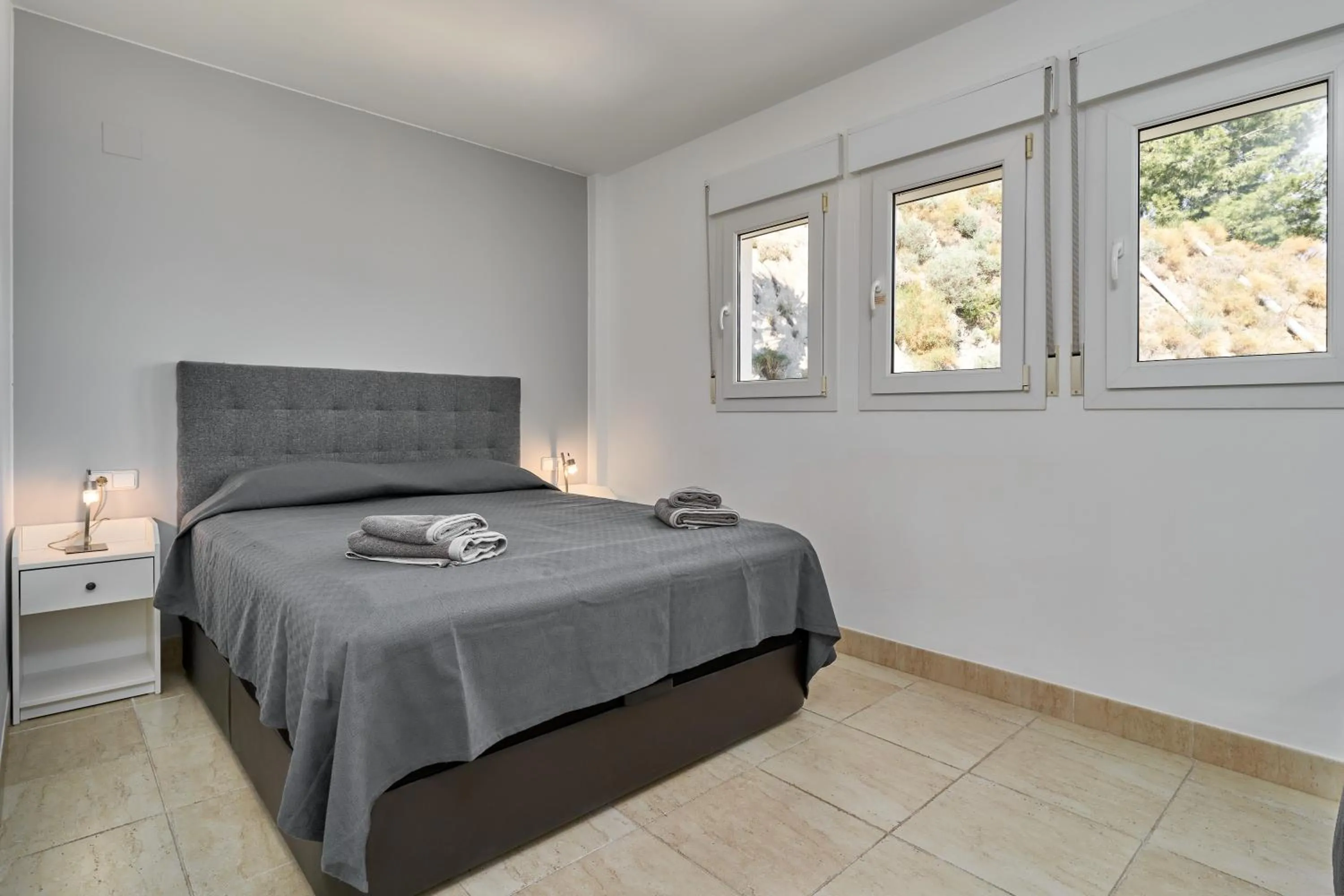 Living room, Bed in Apartamento Vistamar