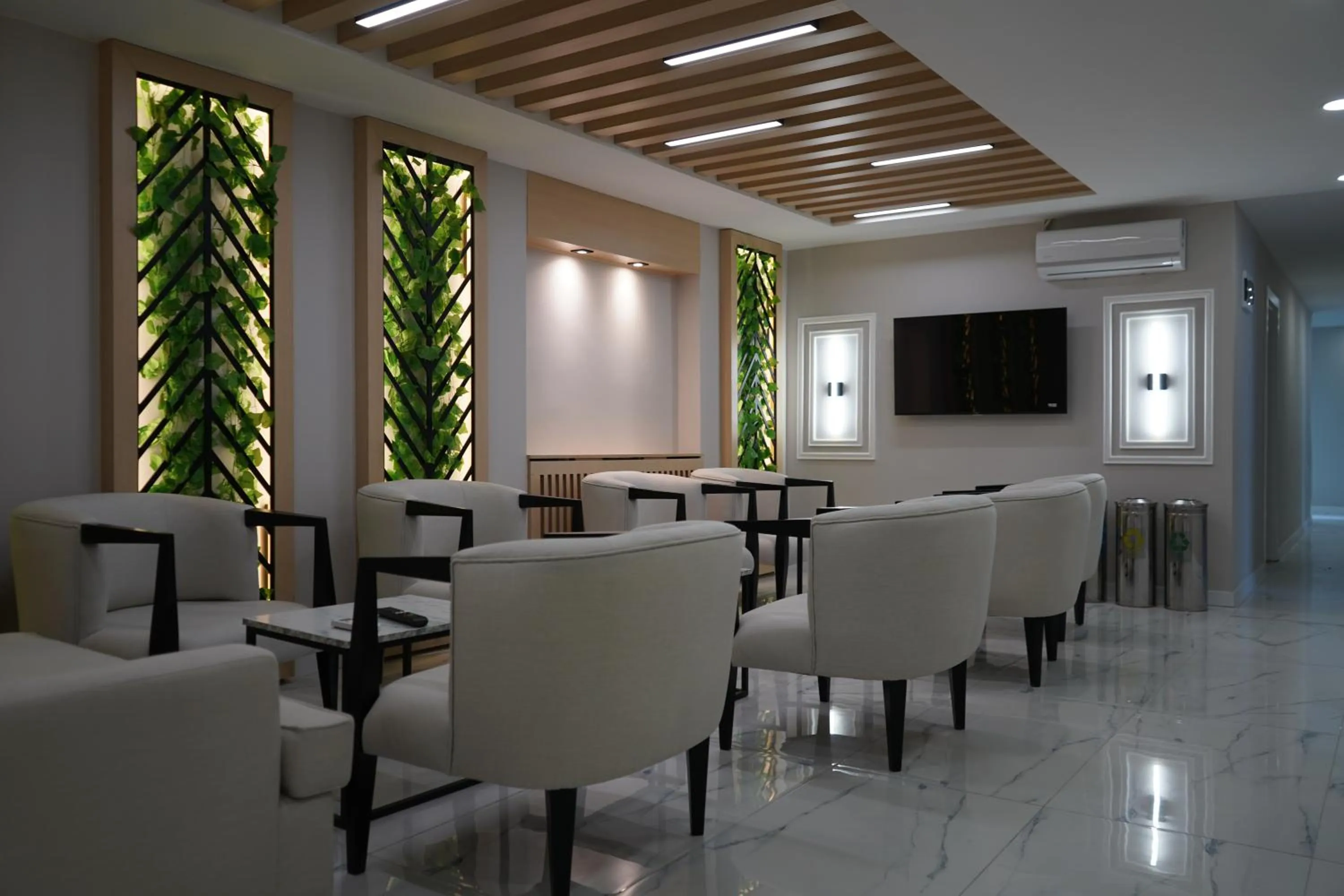 Communal lounge/ TV room in MOF Comfort Edirne