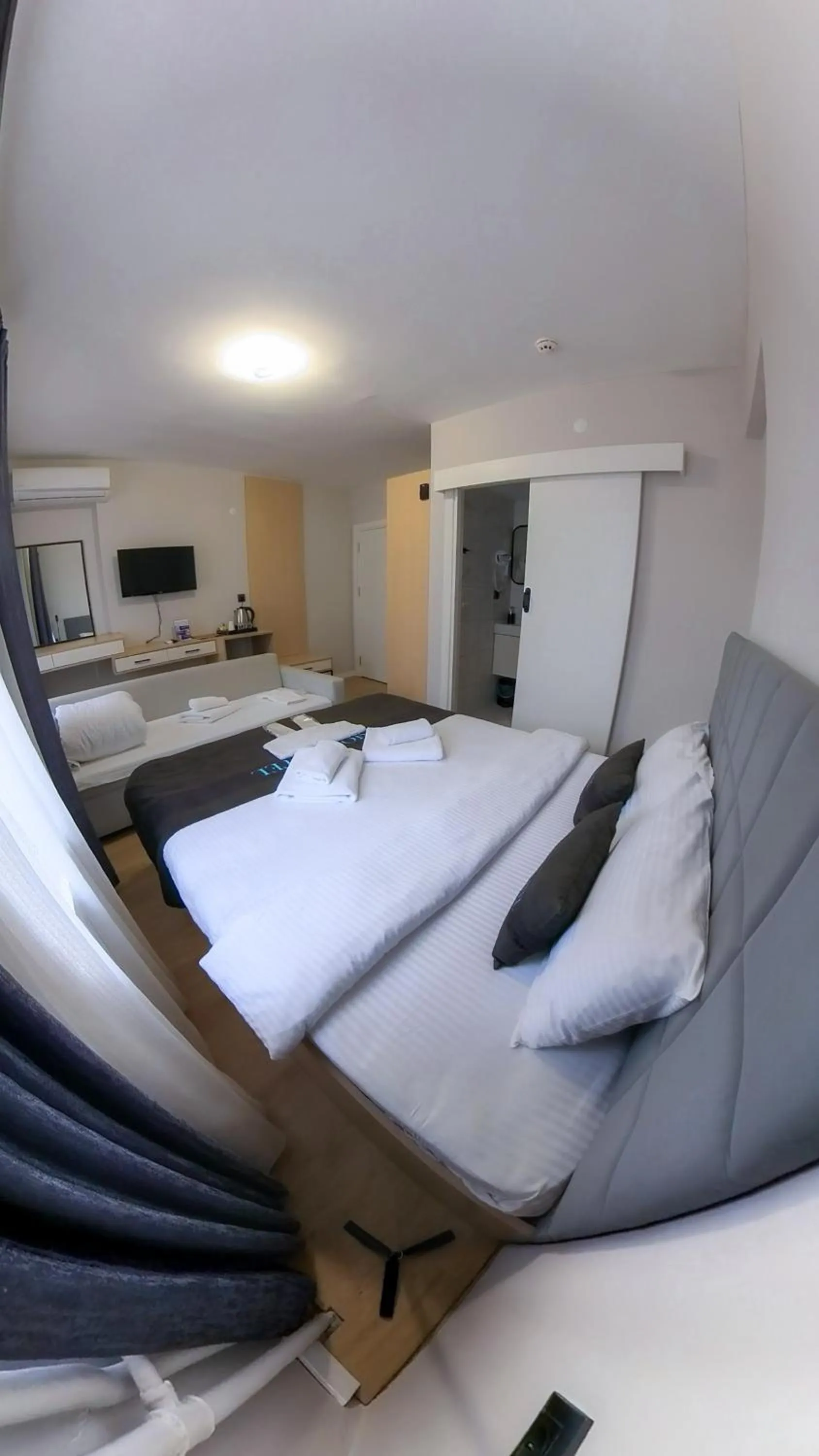 Photo of the whole room, Bed in MOF Comfort Edirne