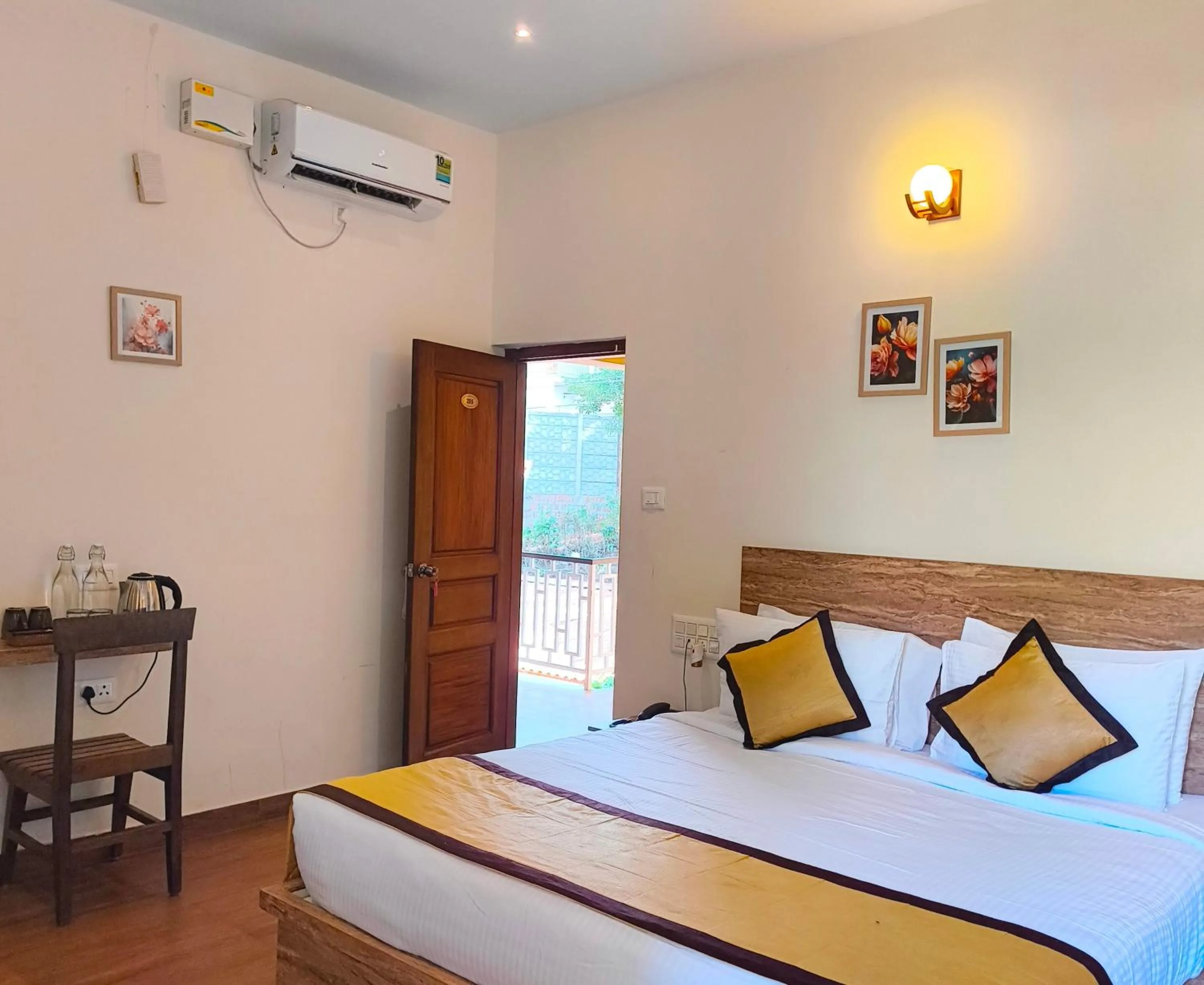 Bed in Hill Crest Resort - Coorg