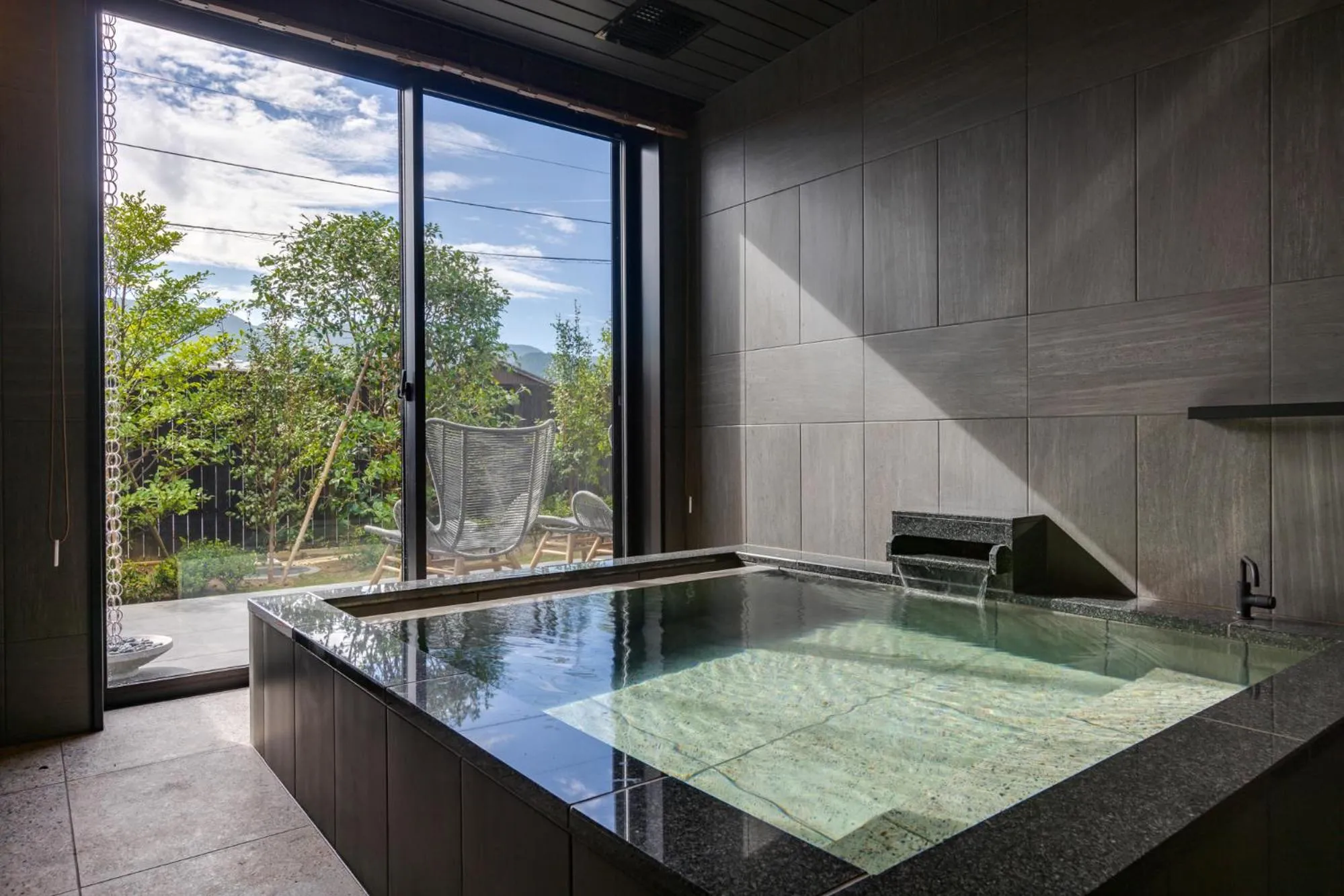 Hot Spring Bath in UreshinoOnsen URESHINO YADOYA