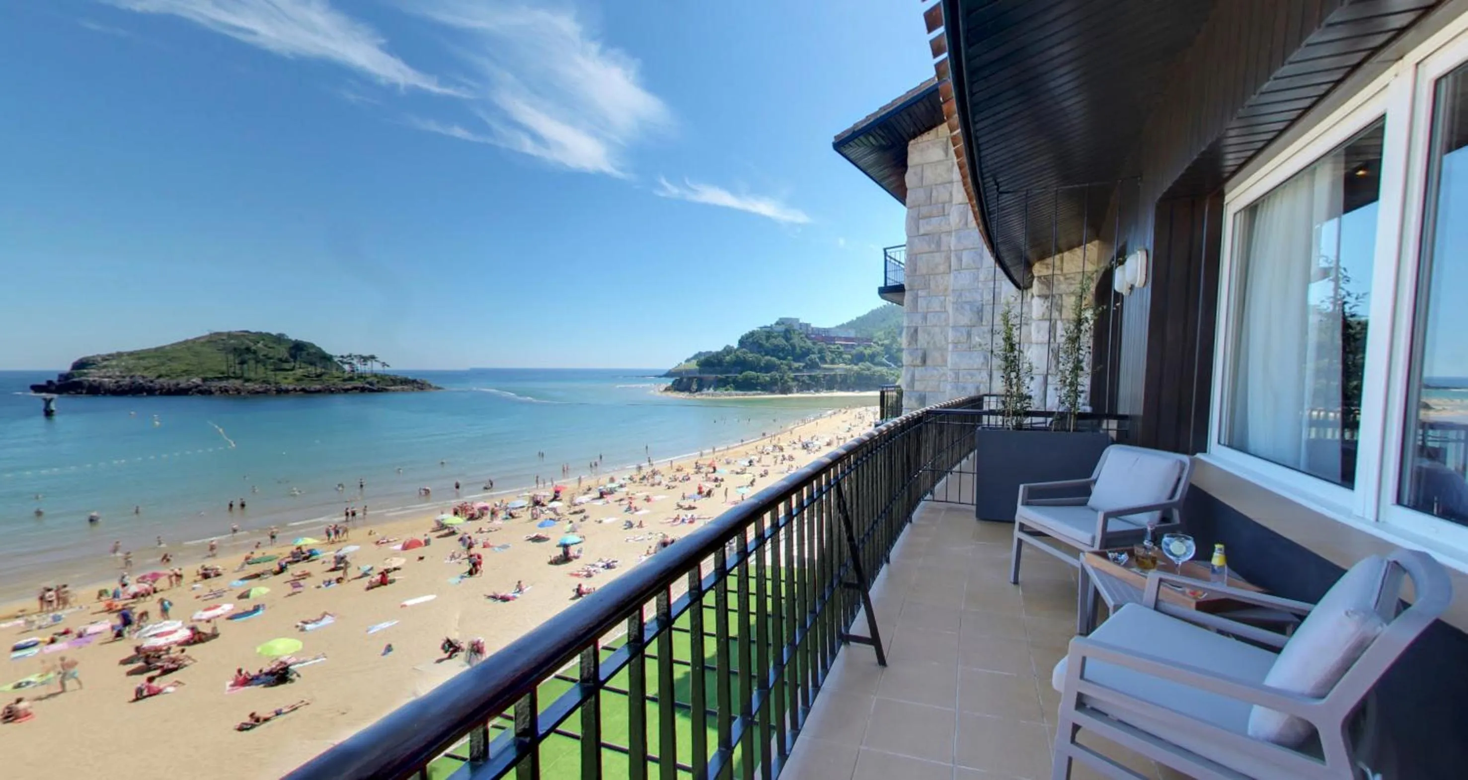 Balcony/Terrace in Hotel Silken Palacio Uribarren