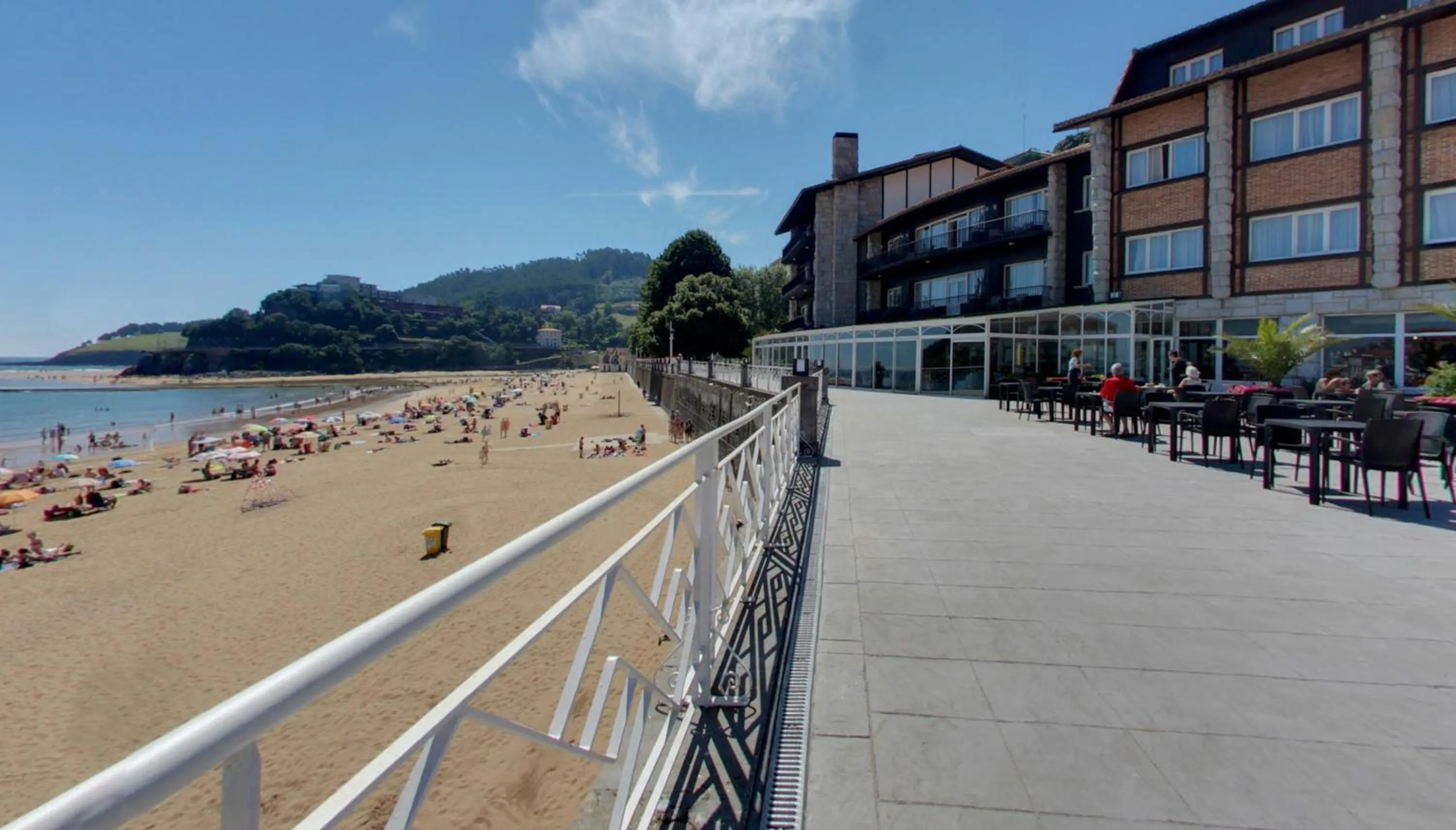 Facade/entrance in Hotel Silken Palacio Uribarren