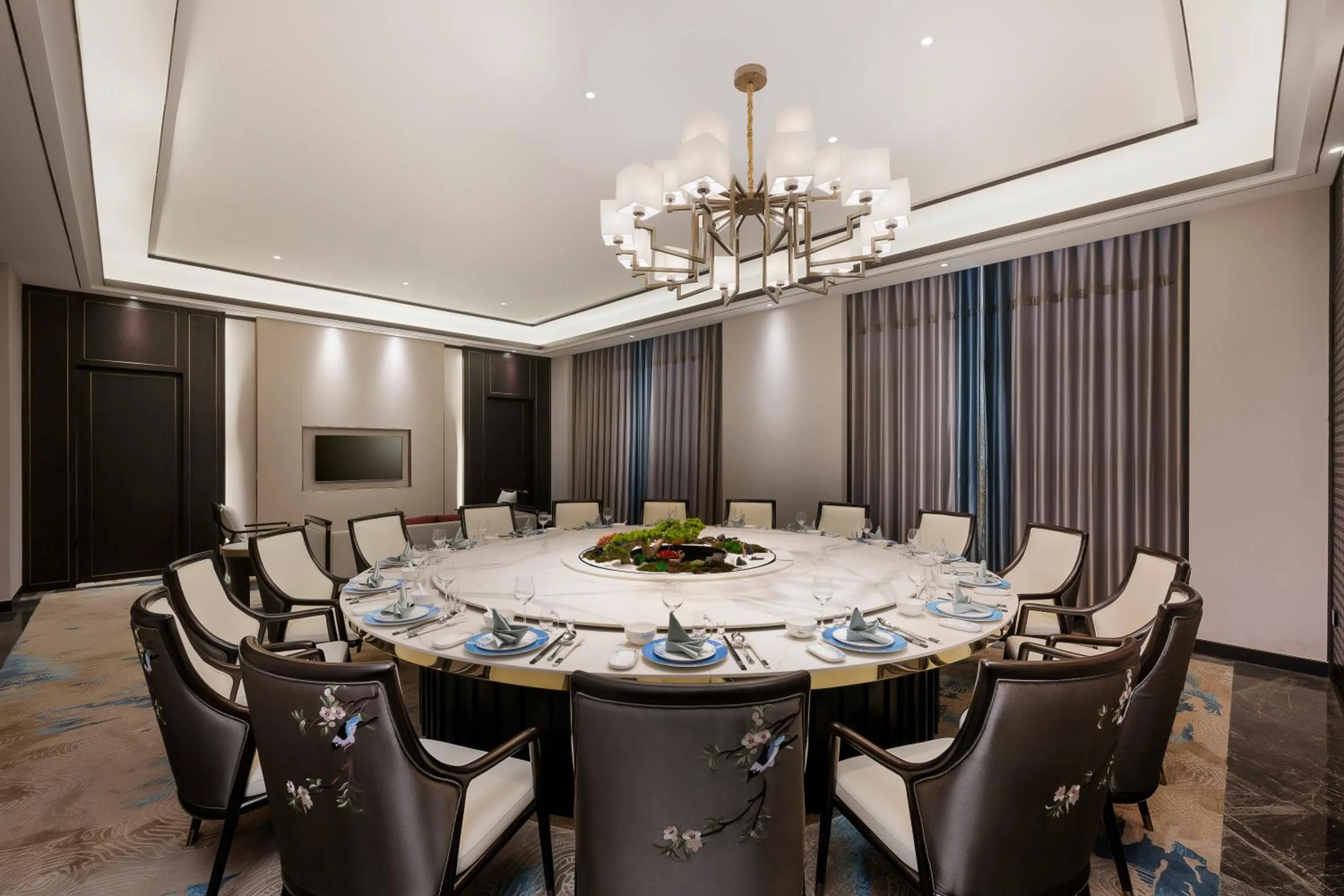 Restaurant/places to eat in S&N Xuanting Hotel Pengze