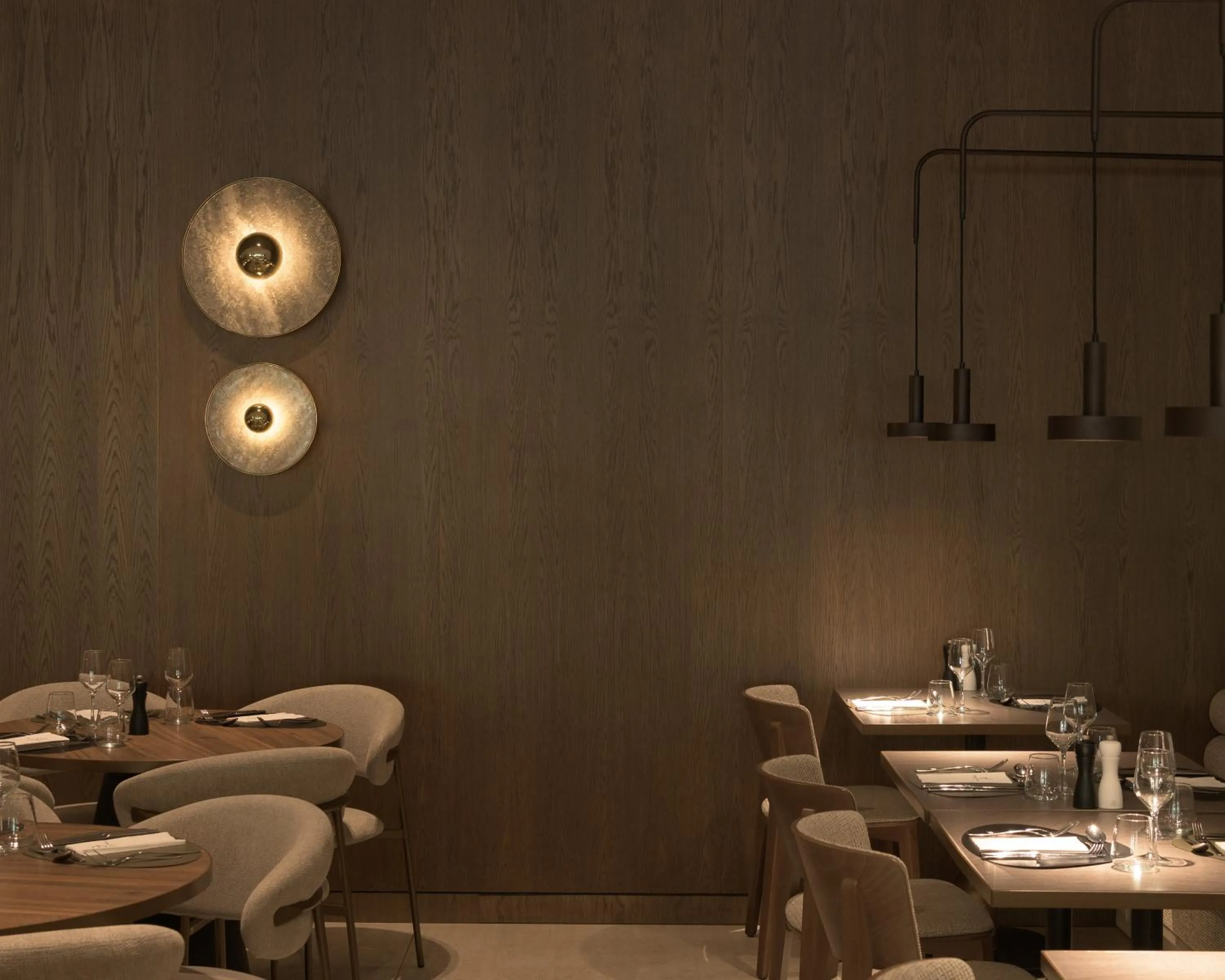 Restaurant/places to eat in Theartemis Palace