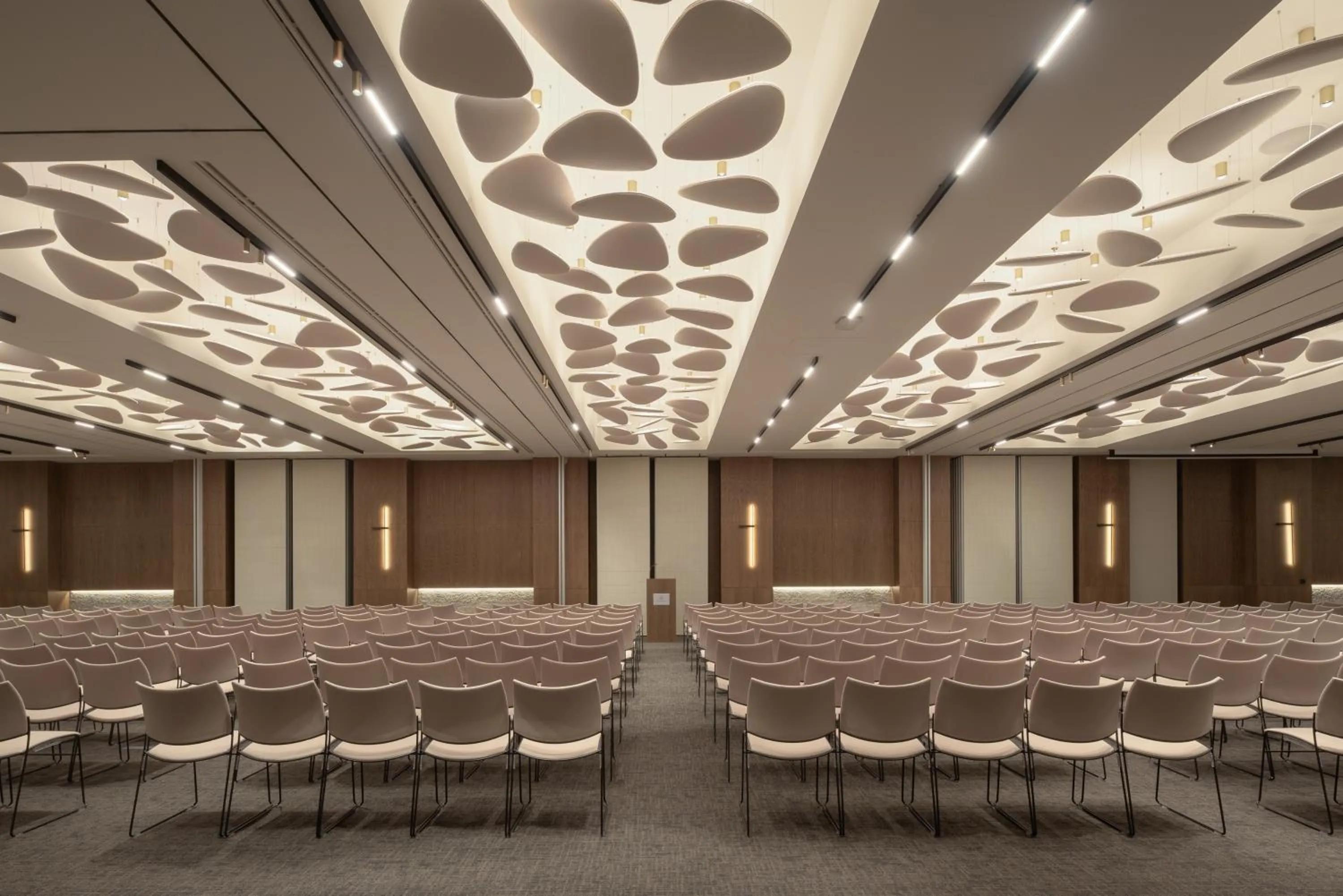 Meeting/conference room in Theartemis Palace