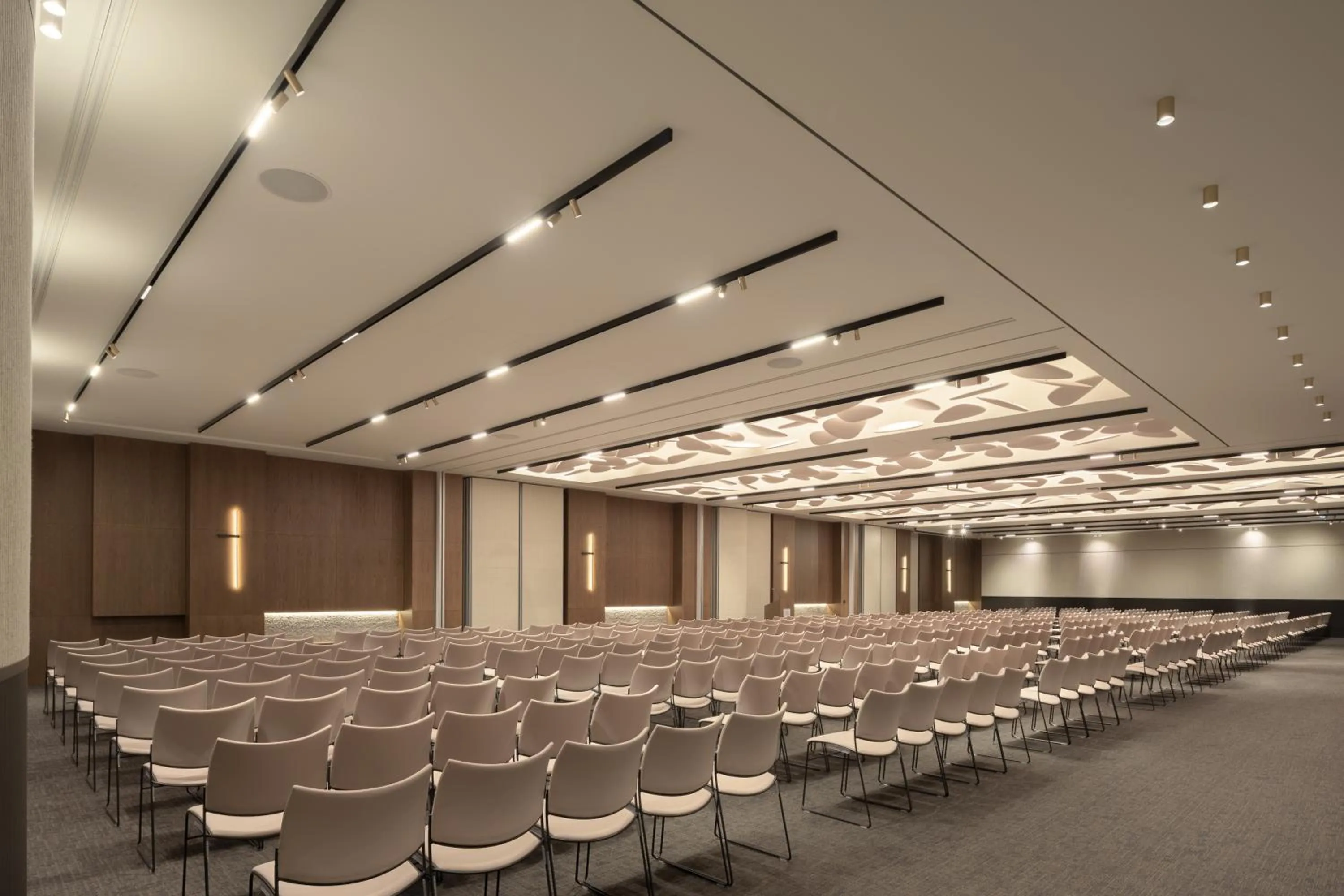 Meeting/conference room in Theartemis Palace