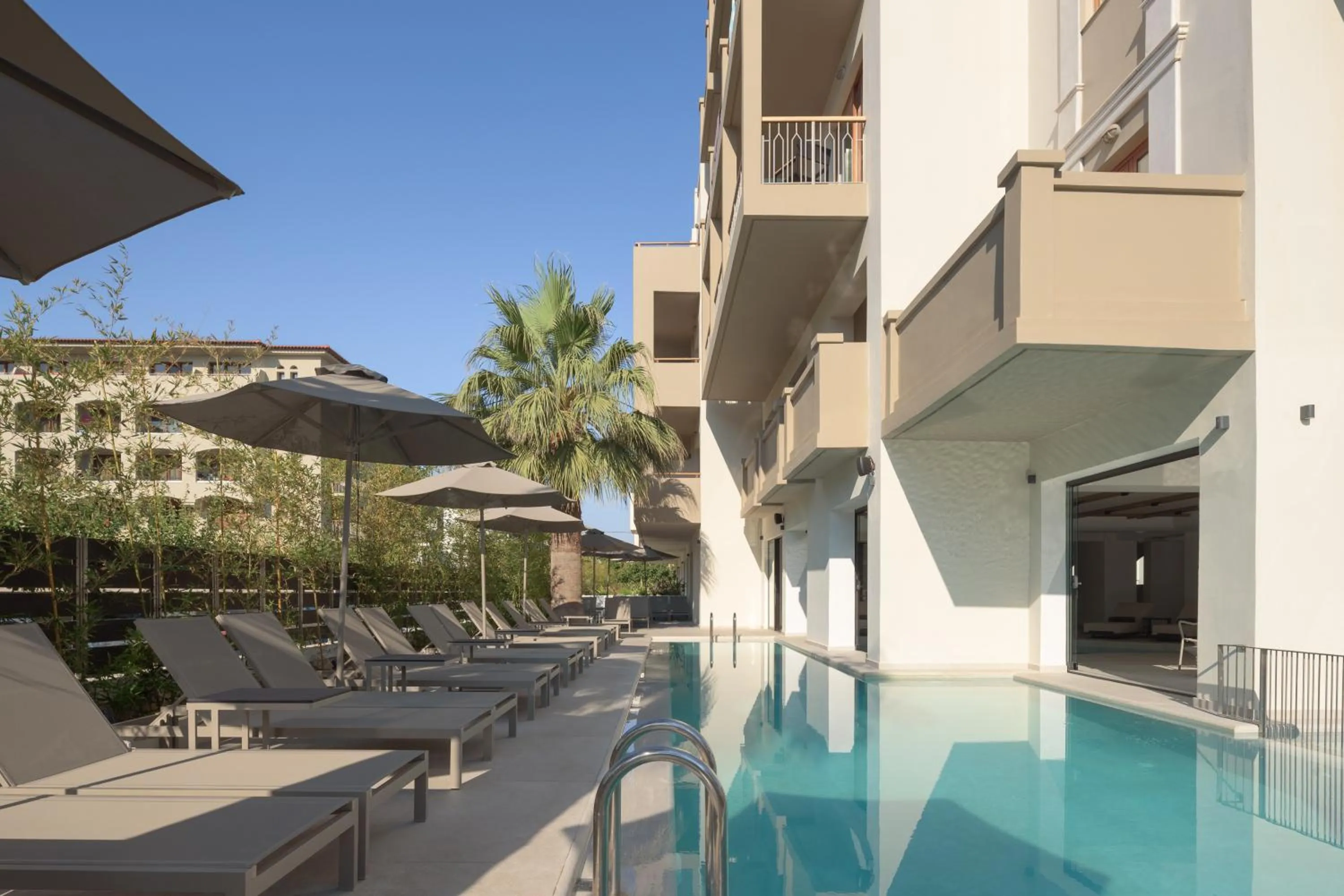 Property building in Theartemis Palace