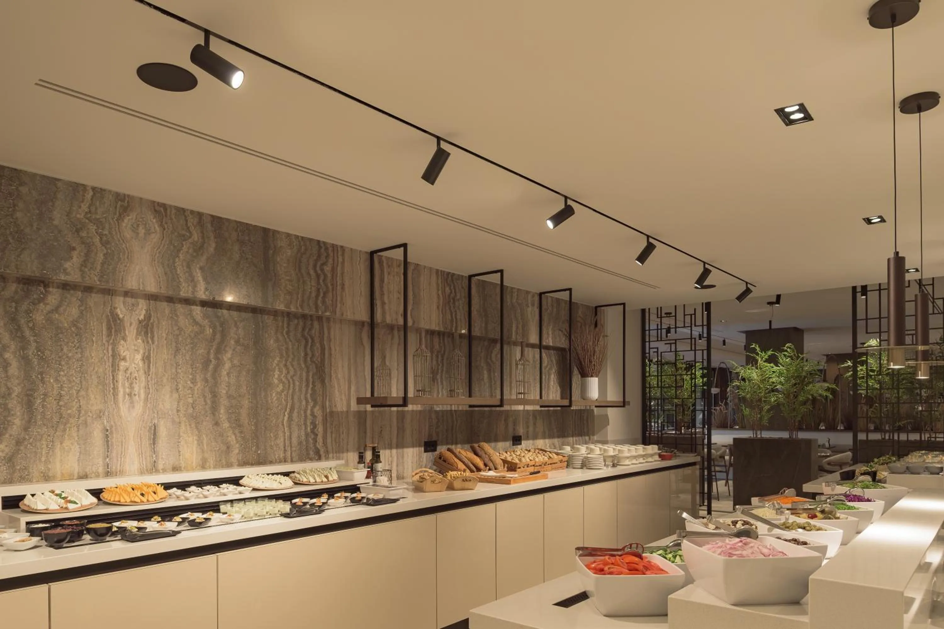 Food in Theartemis Palace