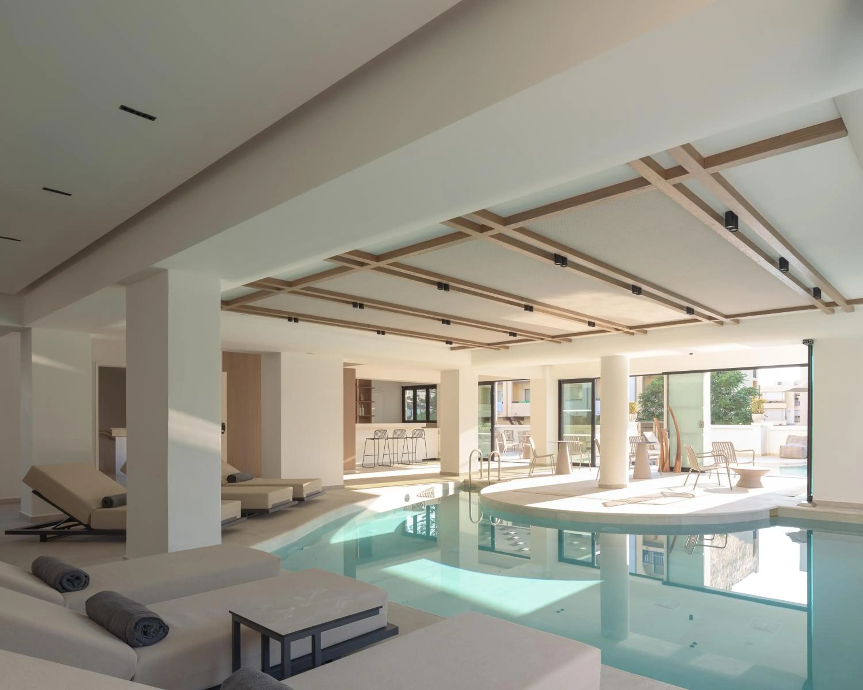 Swimming pool in Theartemis Palace