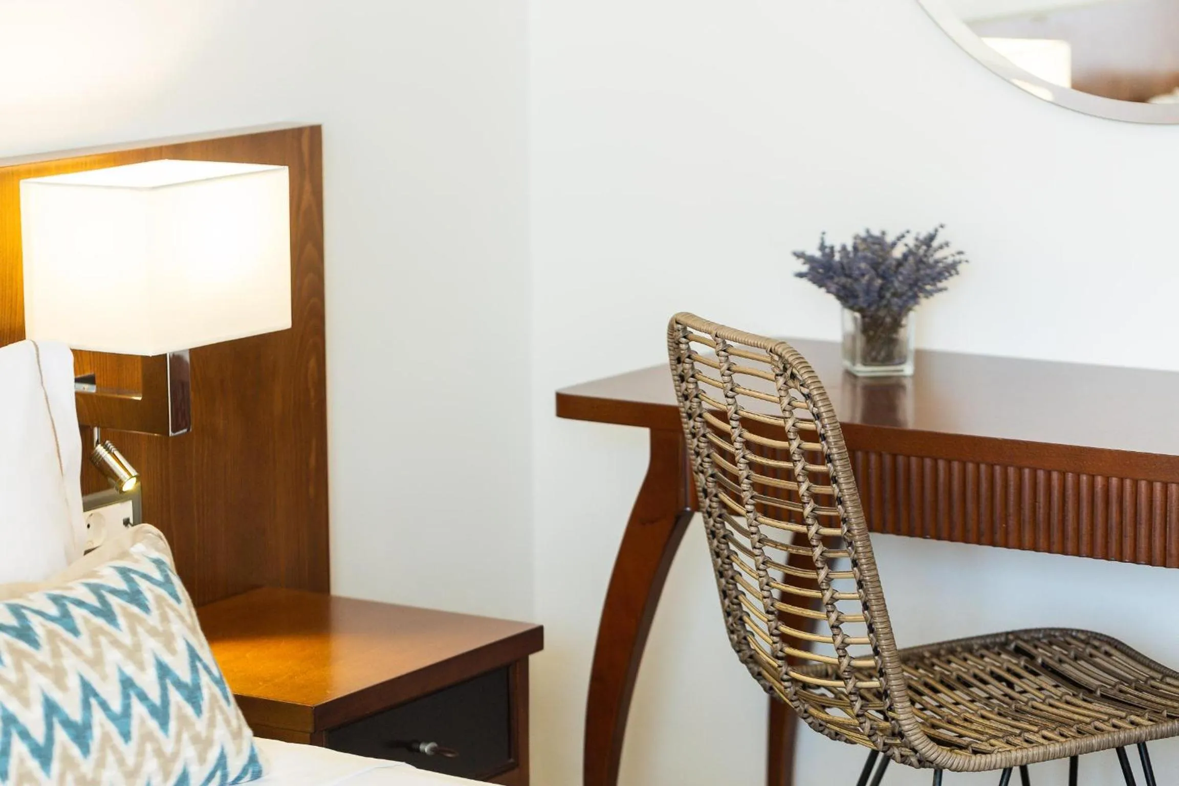 Photo of the whole room in Theartemis Palace