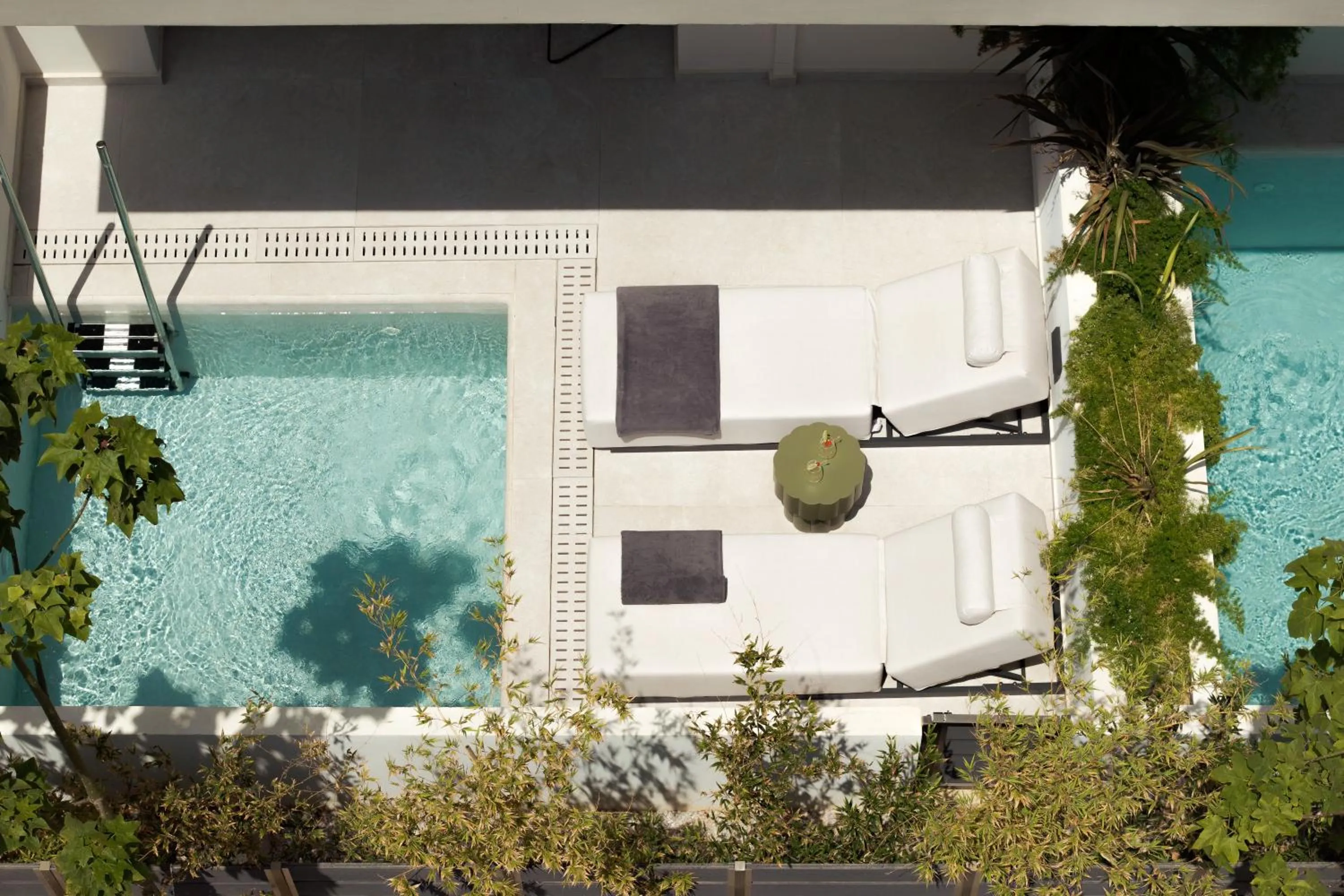 Swimming pool in Theartemis Palace
