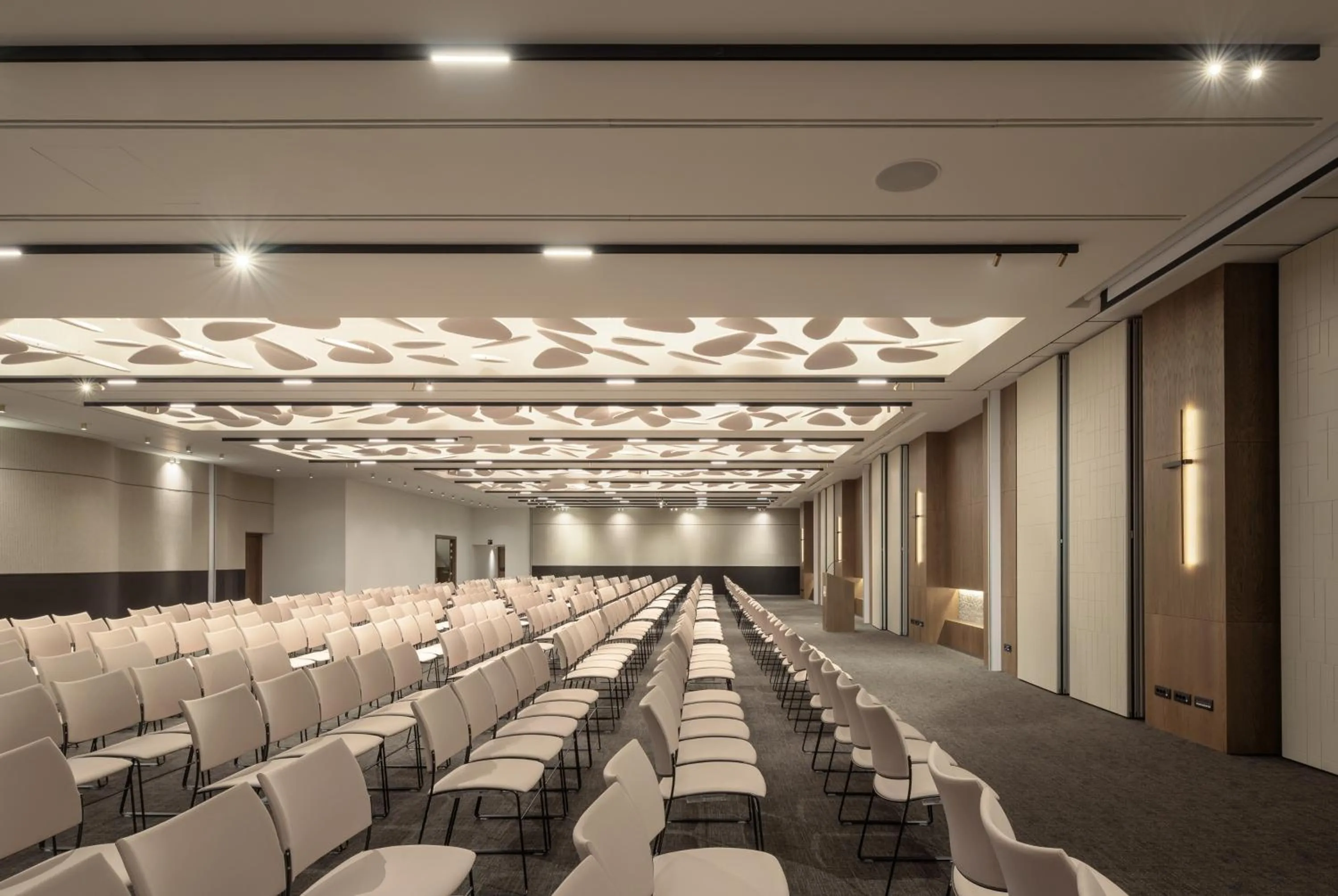 Meeting/conference room in Theartemis Palace