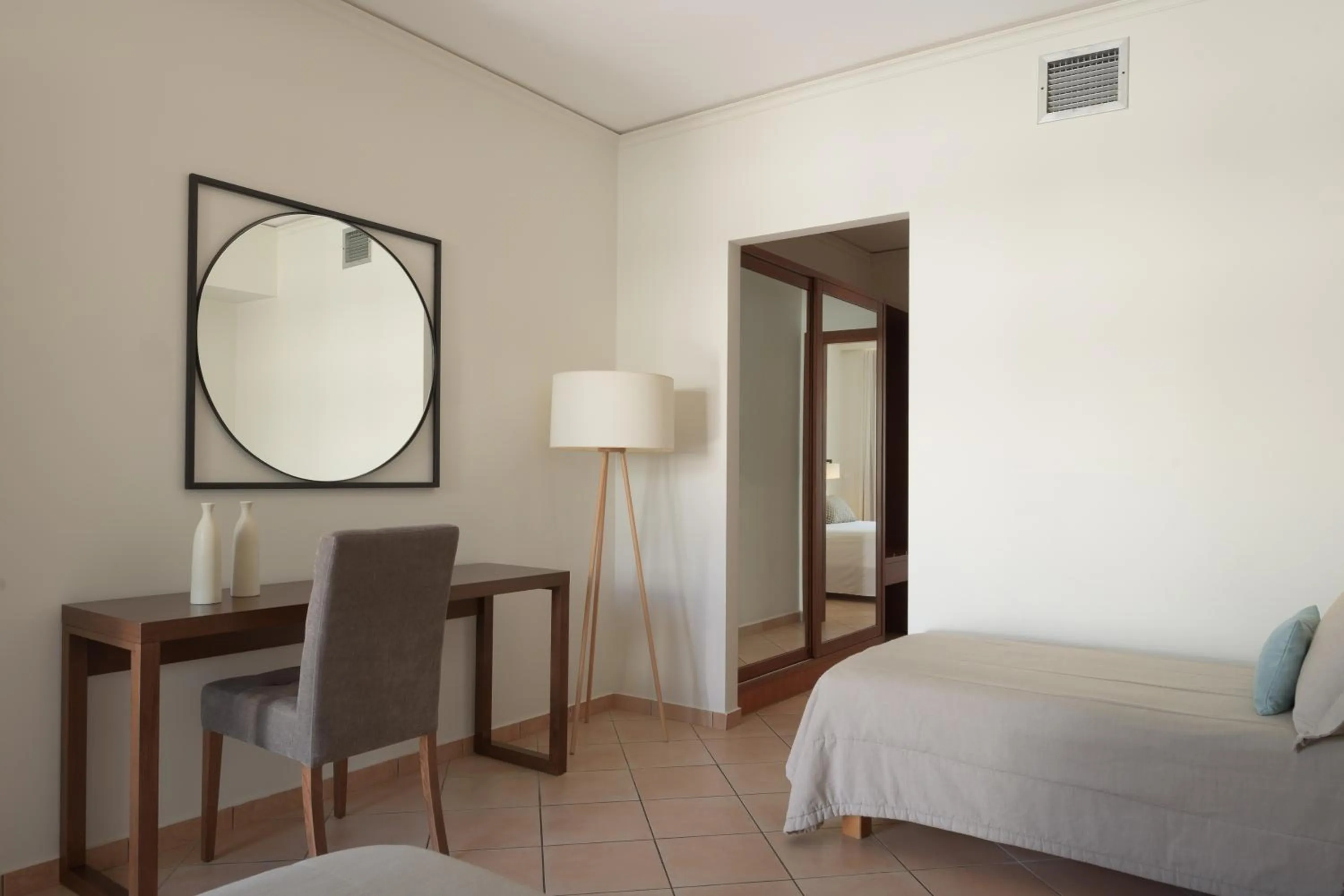 Bed in Theartemis Palace