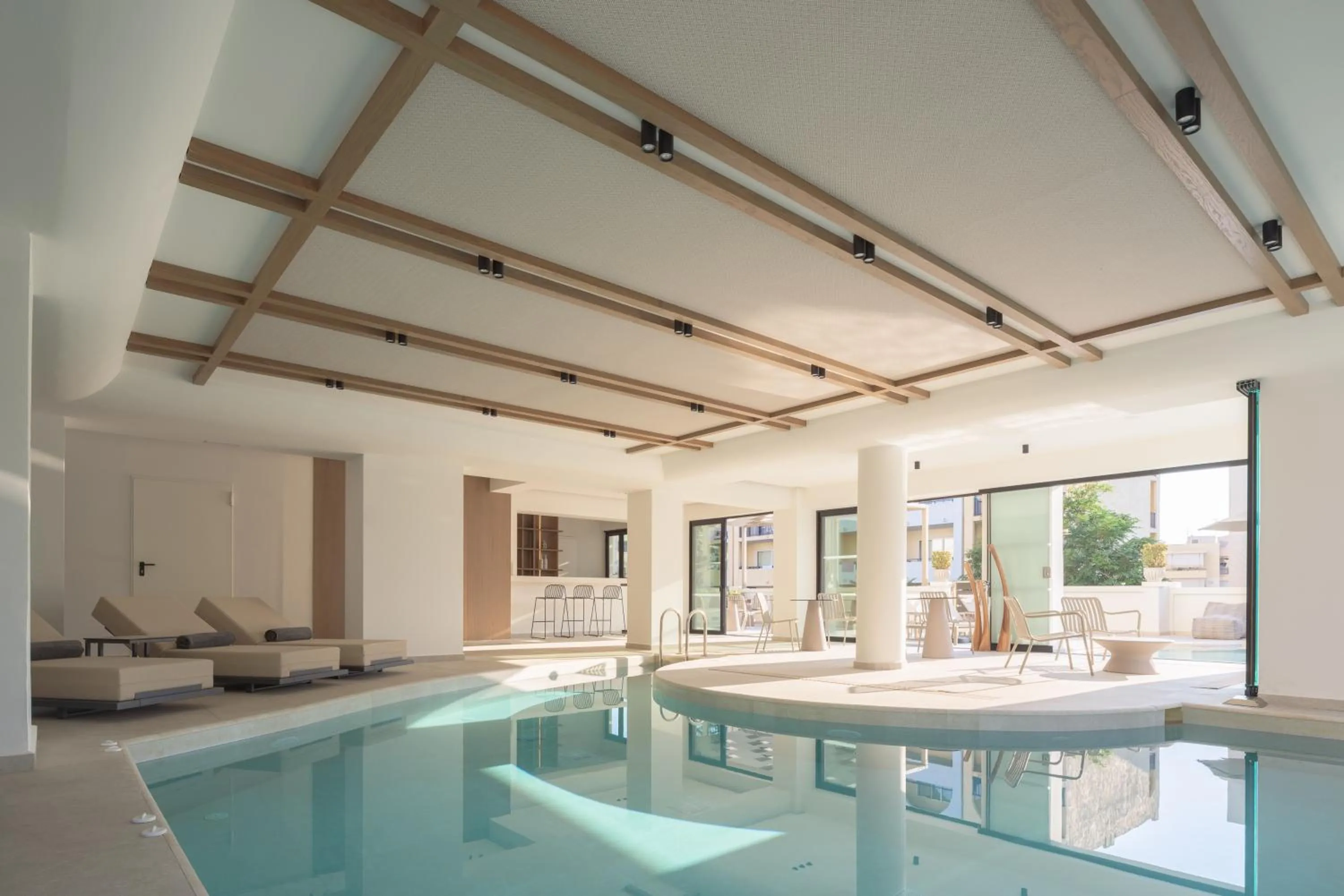 Swimming pool in Theartemis Palace