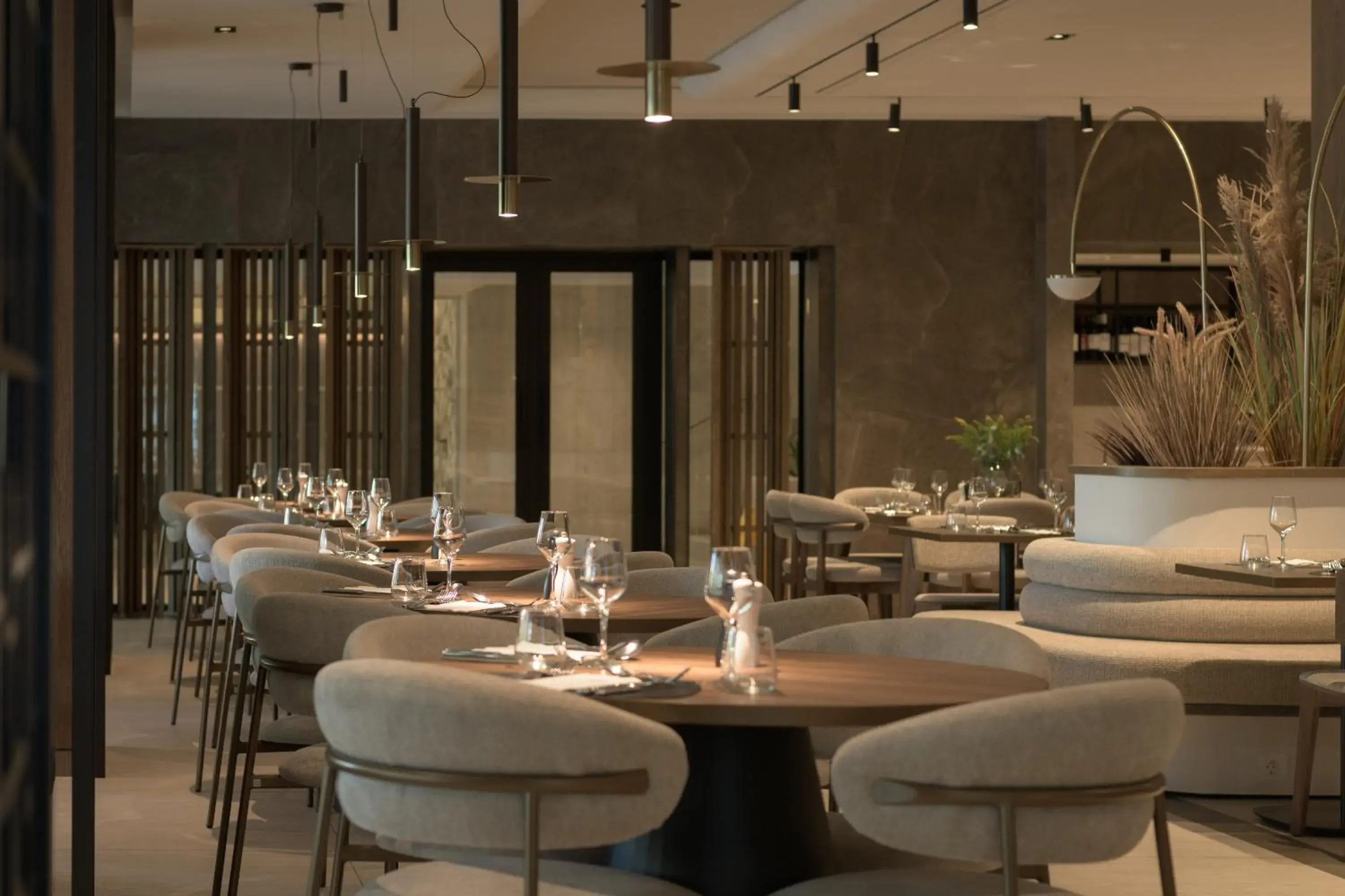 Restaurant/places to eat in Theartemis Palace Restaurant/places to eat in Theartemis Palace