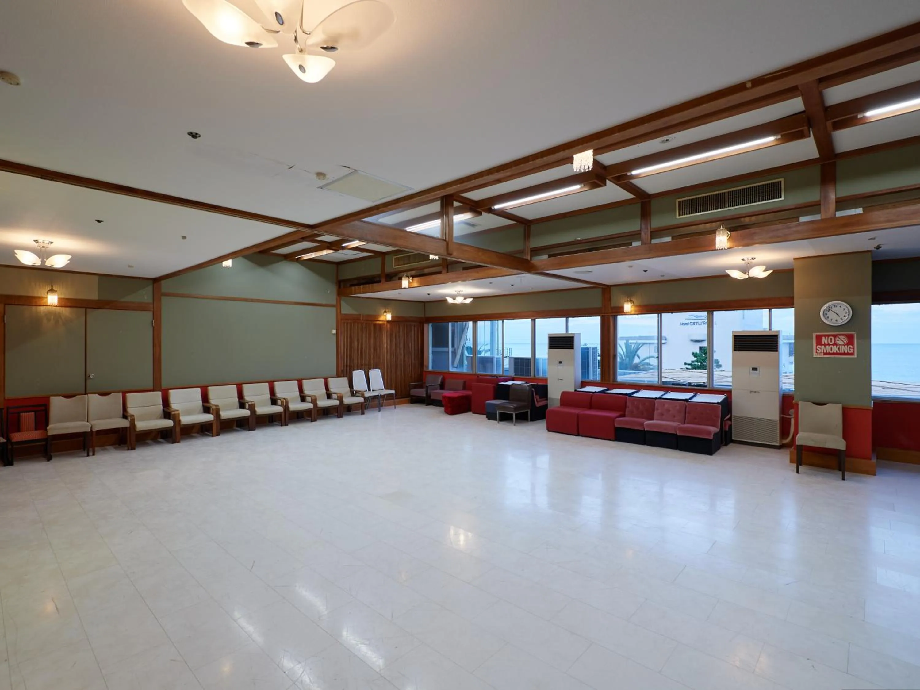 group of guests in Izu Atagawa Onsen Hotel Gyokuryu
