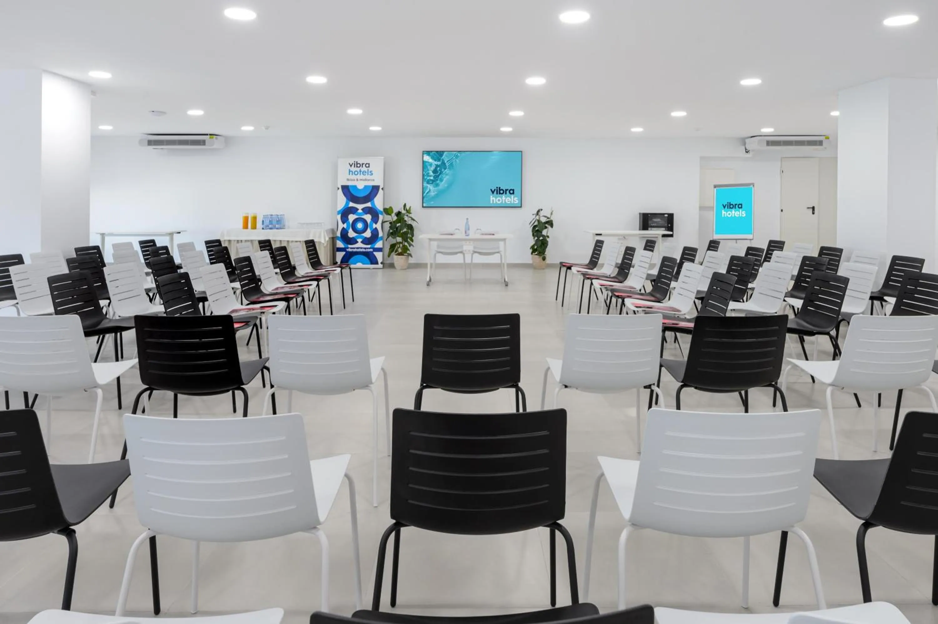 Meeting/conference room in Hotel Vibra Algarb