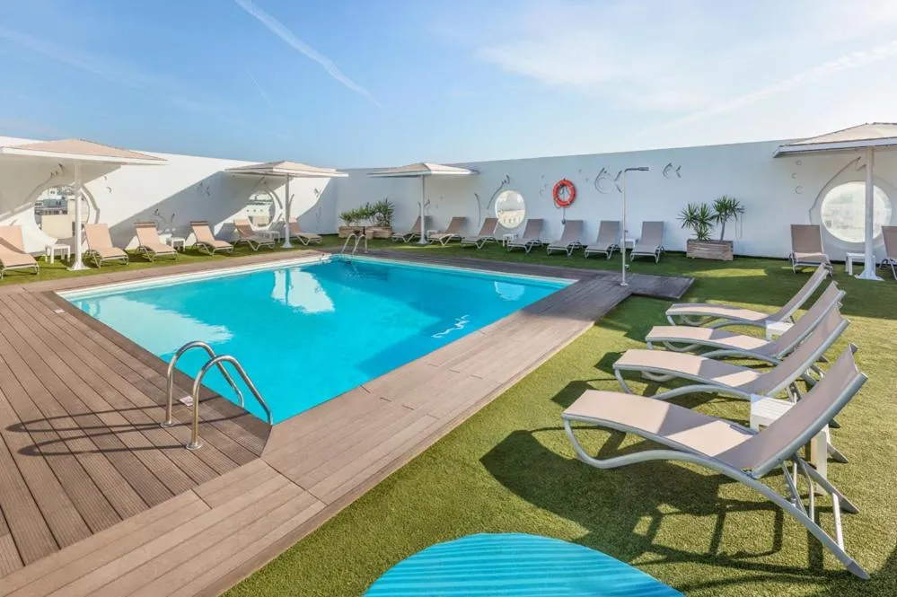 Swimming pool in Hotel Lancelot