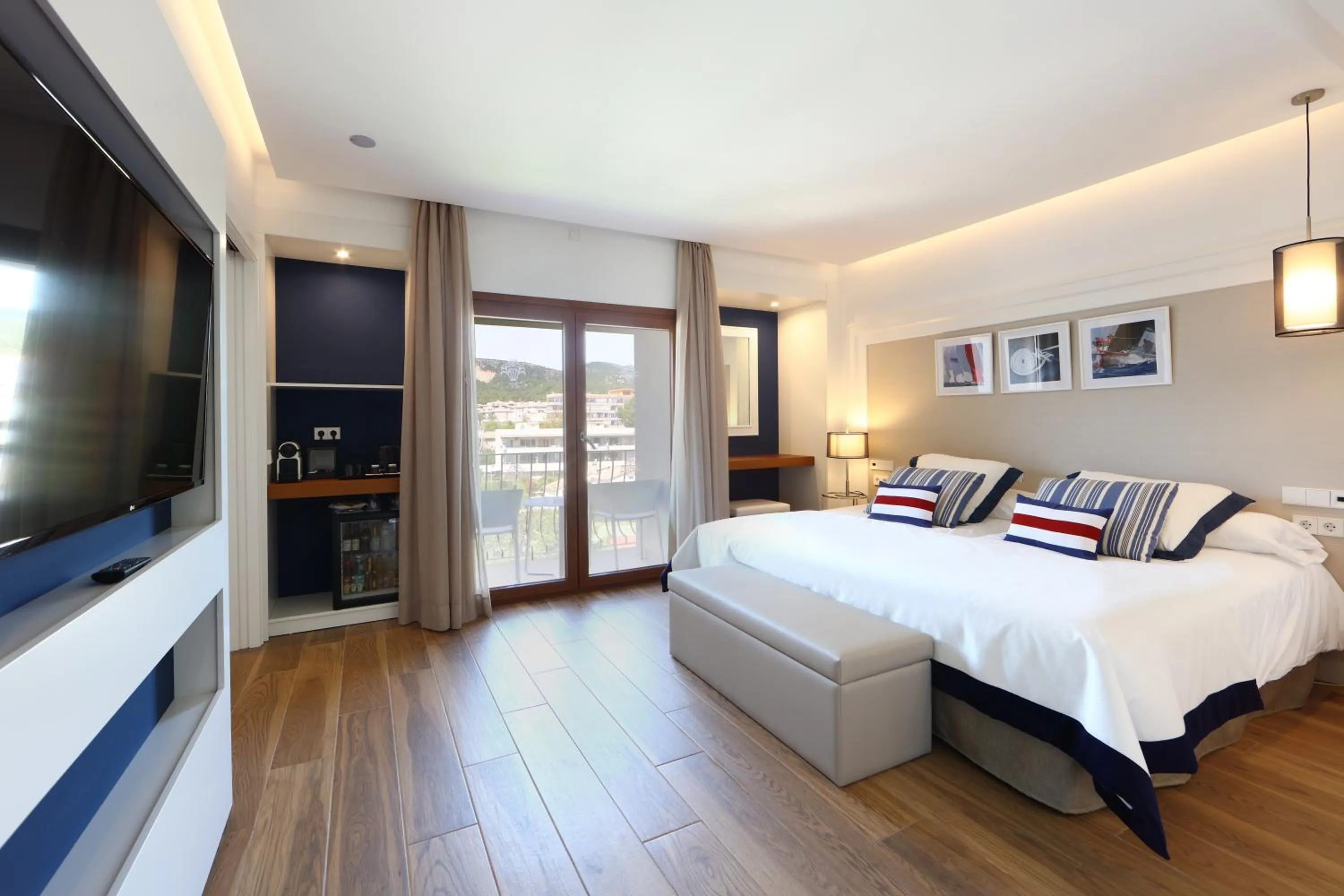 Bedroom, Bed in Hotel Son Caliu Spa Oasis