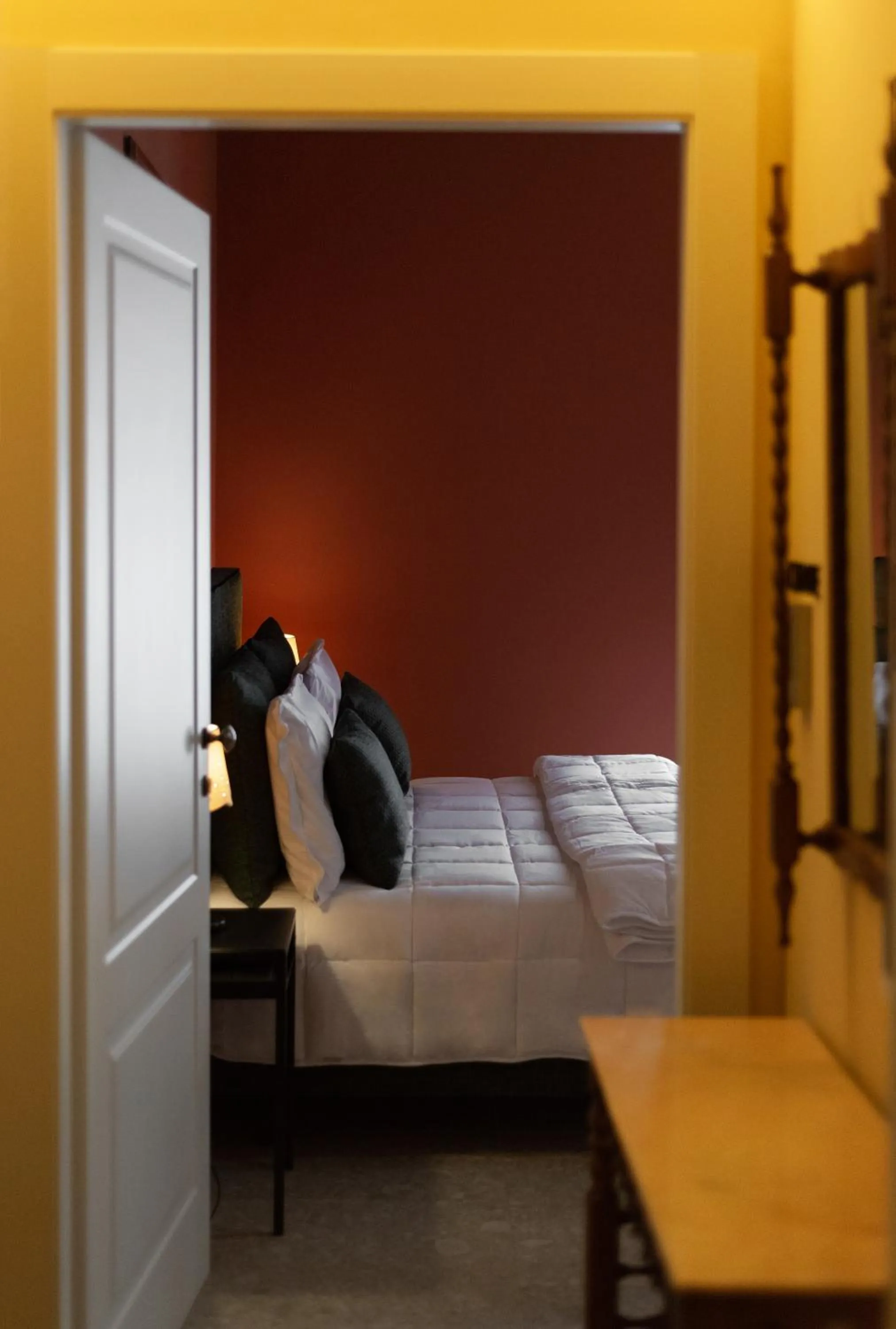 Bed in MONART HOSPITALITY Capodimonte