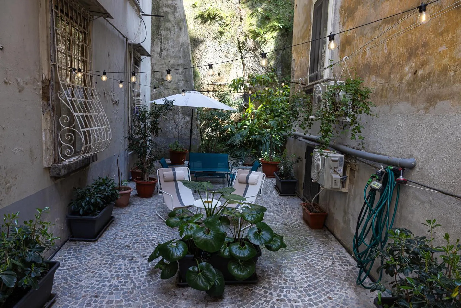 Garden view in MONART HOSPITALITY Capodimonte