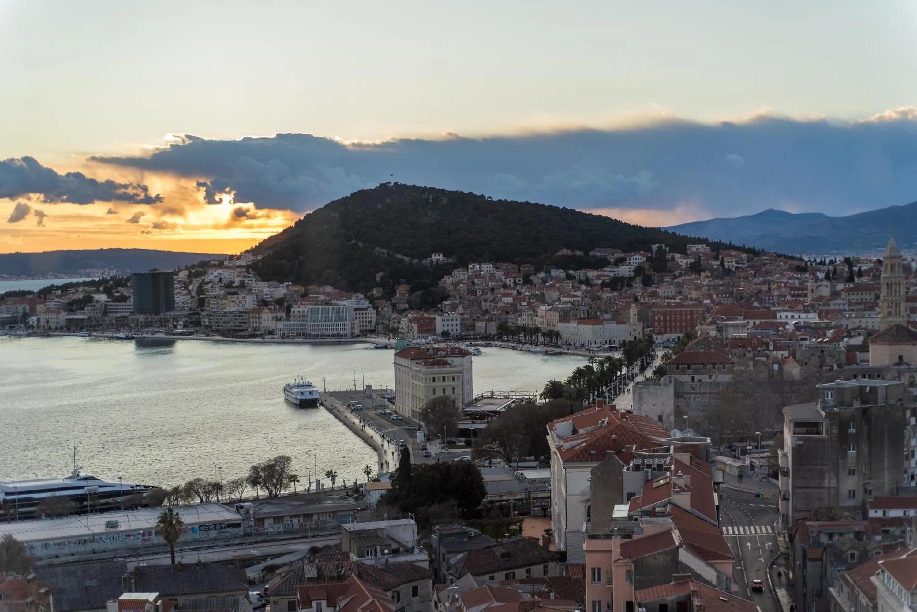 Natural landscape in Seascape Luxury Rooms