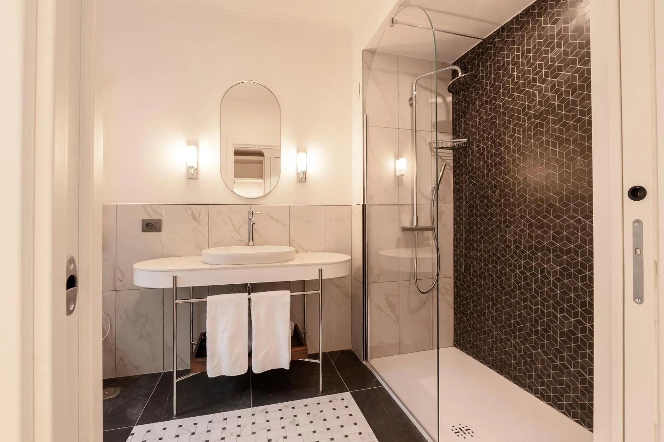 Shower in Be Mate Colosseo